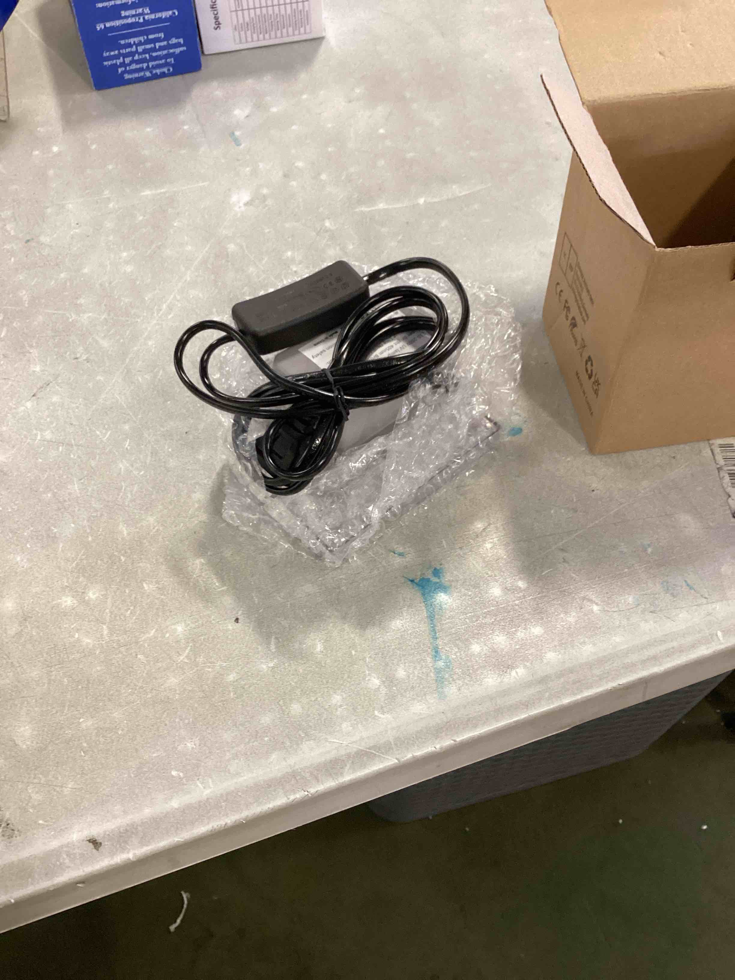 https://s3.amazonaws.com/lotting-images-prod/bidfta/RED6565261_1717074974008.jpeg