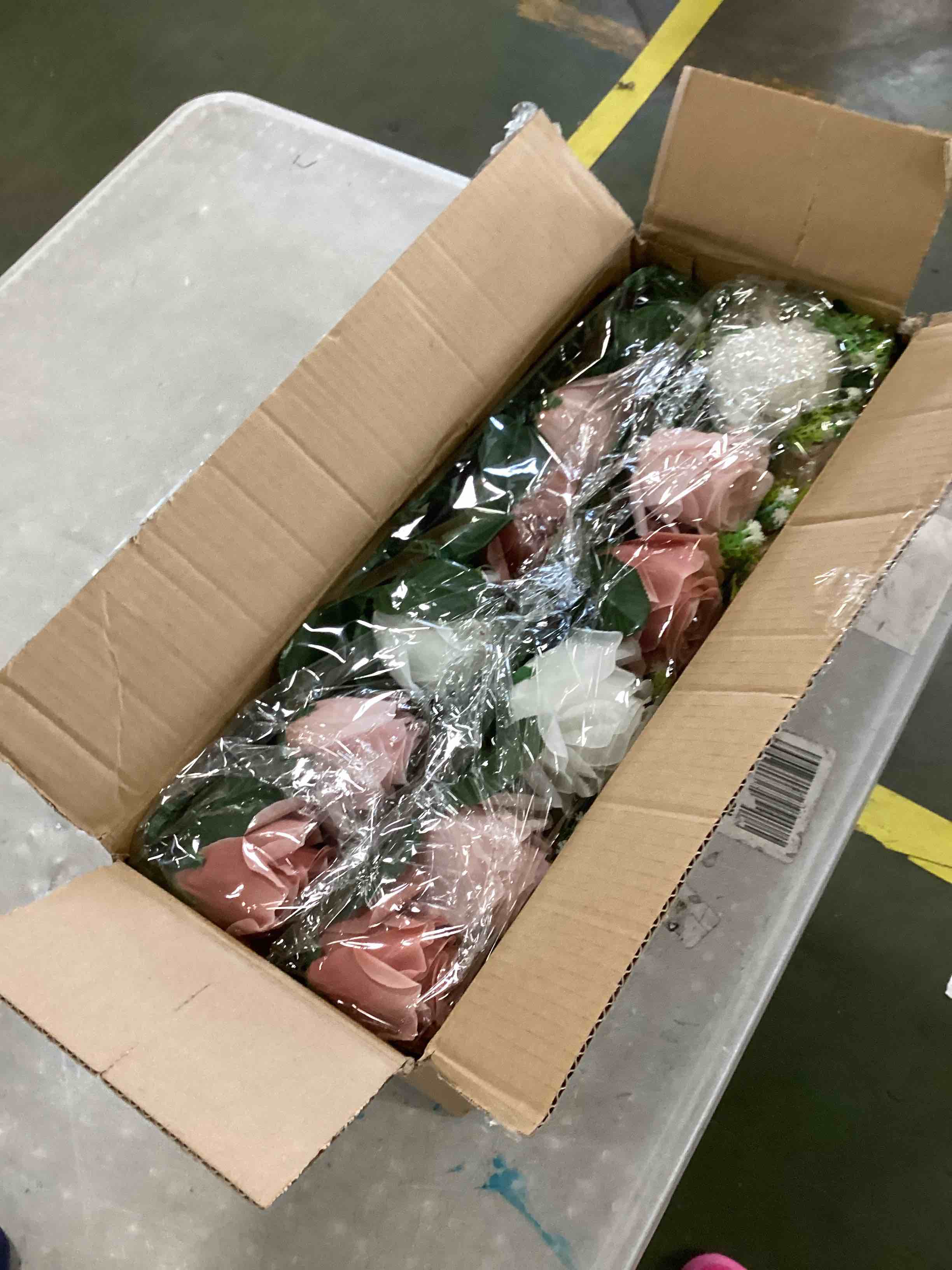 https://s3.amazonaws.com/lotting-images-prod/bidfta/RED6565266_1717076516191.jpeg