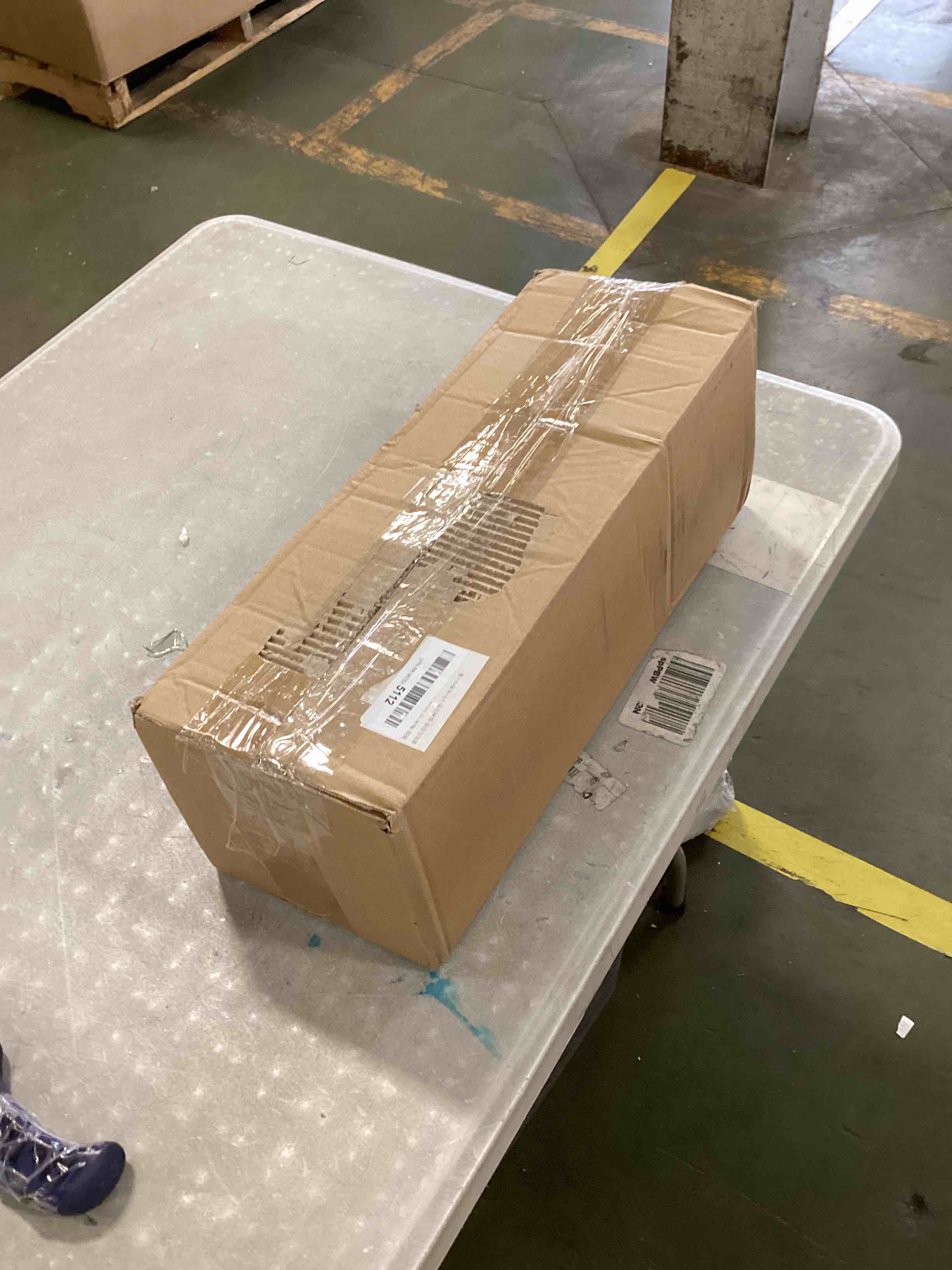 https://s3.amazonaws.com/lotting-images-prod/bidfta/RED6565266_1717076529869.jpeg