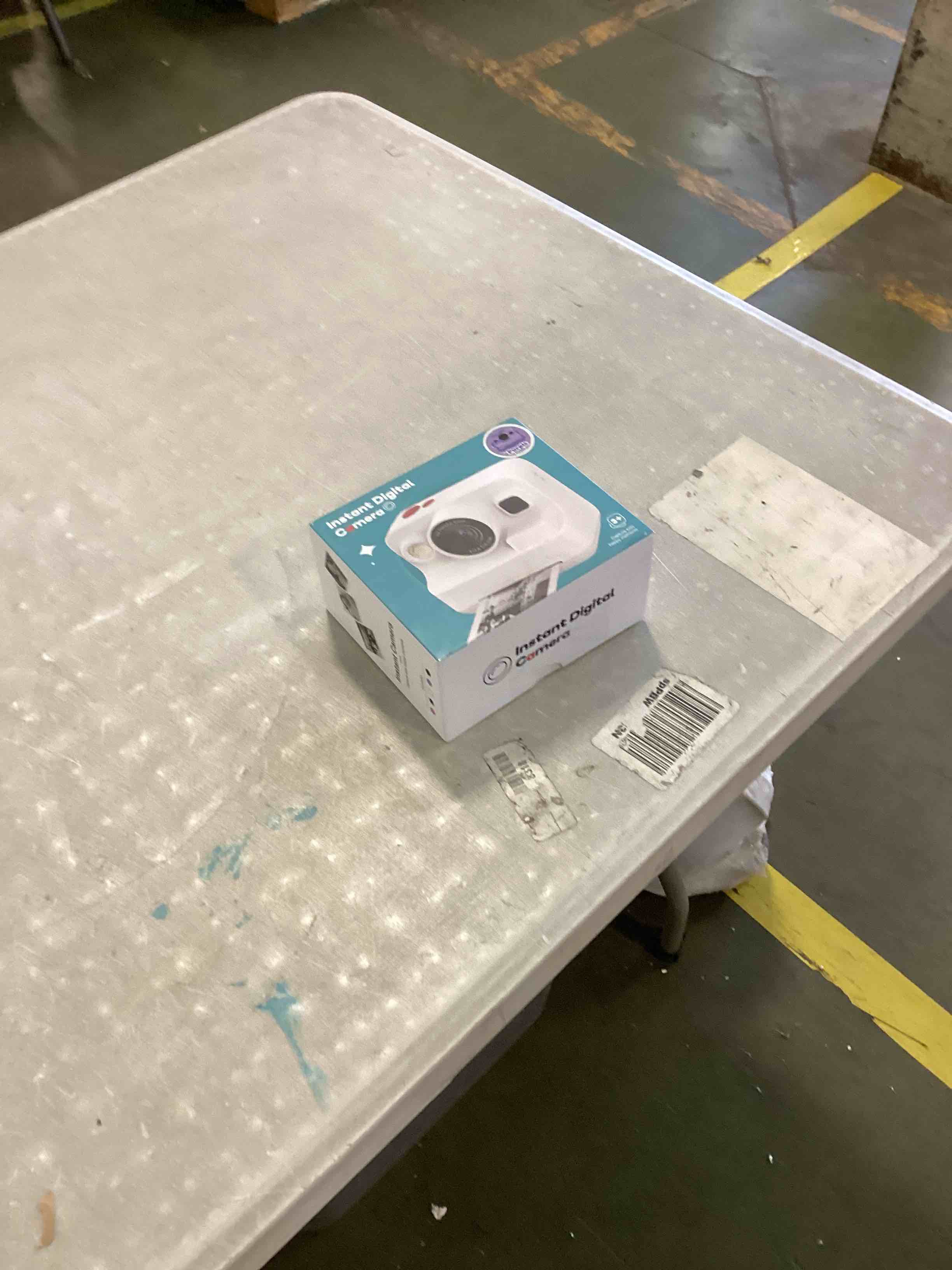 https://s3.amazonaws.com/lotting-images-prod/bidfta/RED6565360_1717084106828.jpeg
