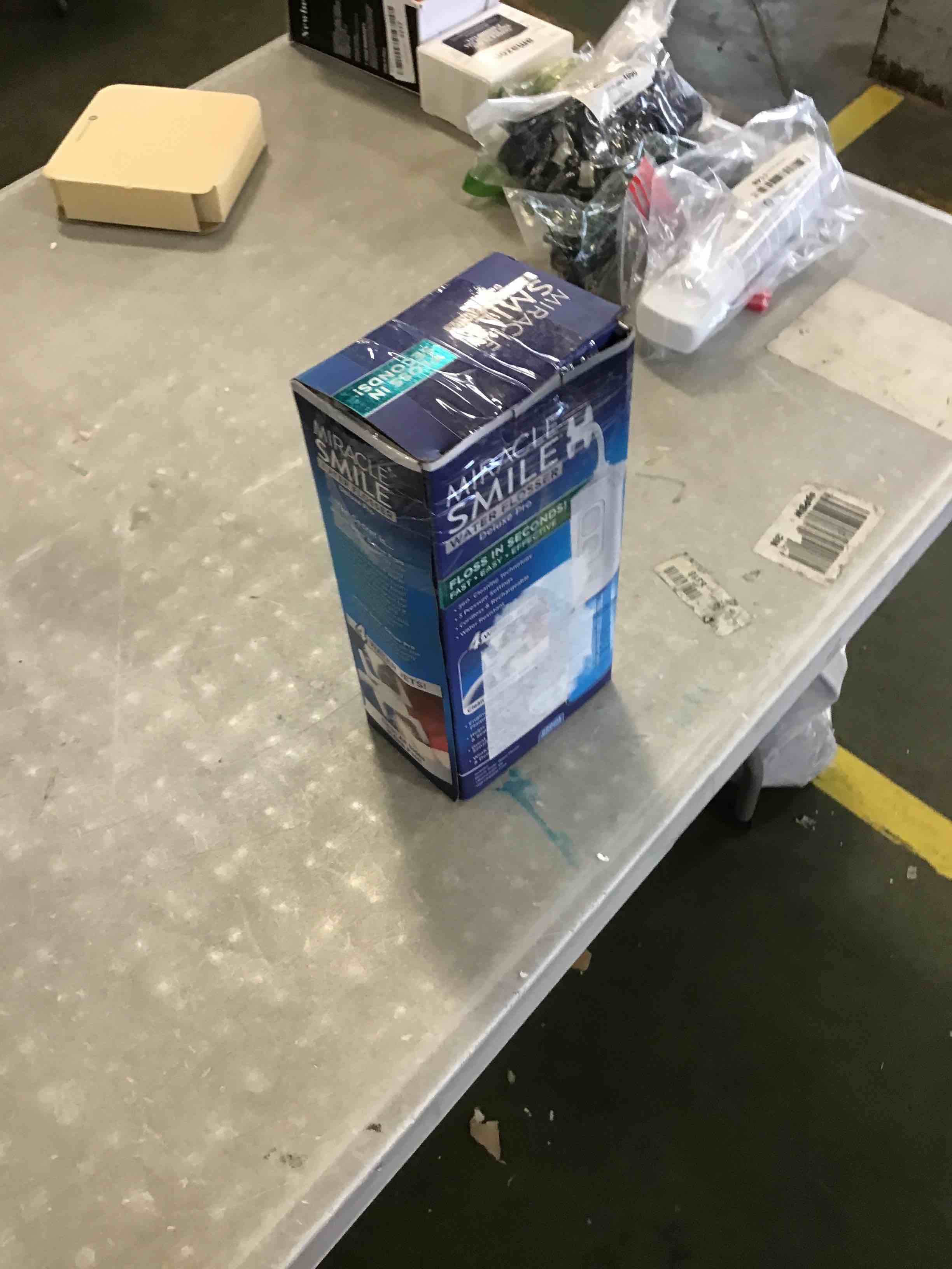 https://s3.amazonaws.com/lotting-images-prod/bidfta/RED6565685_1717174290198.jpeg