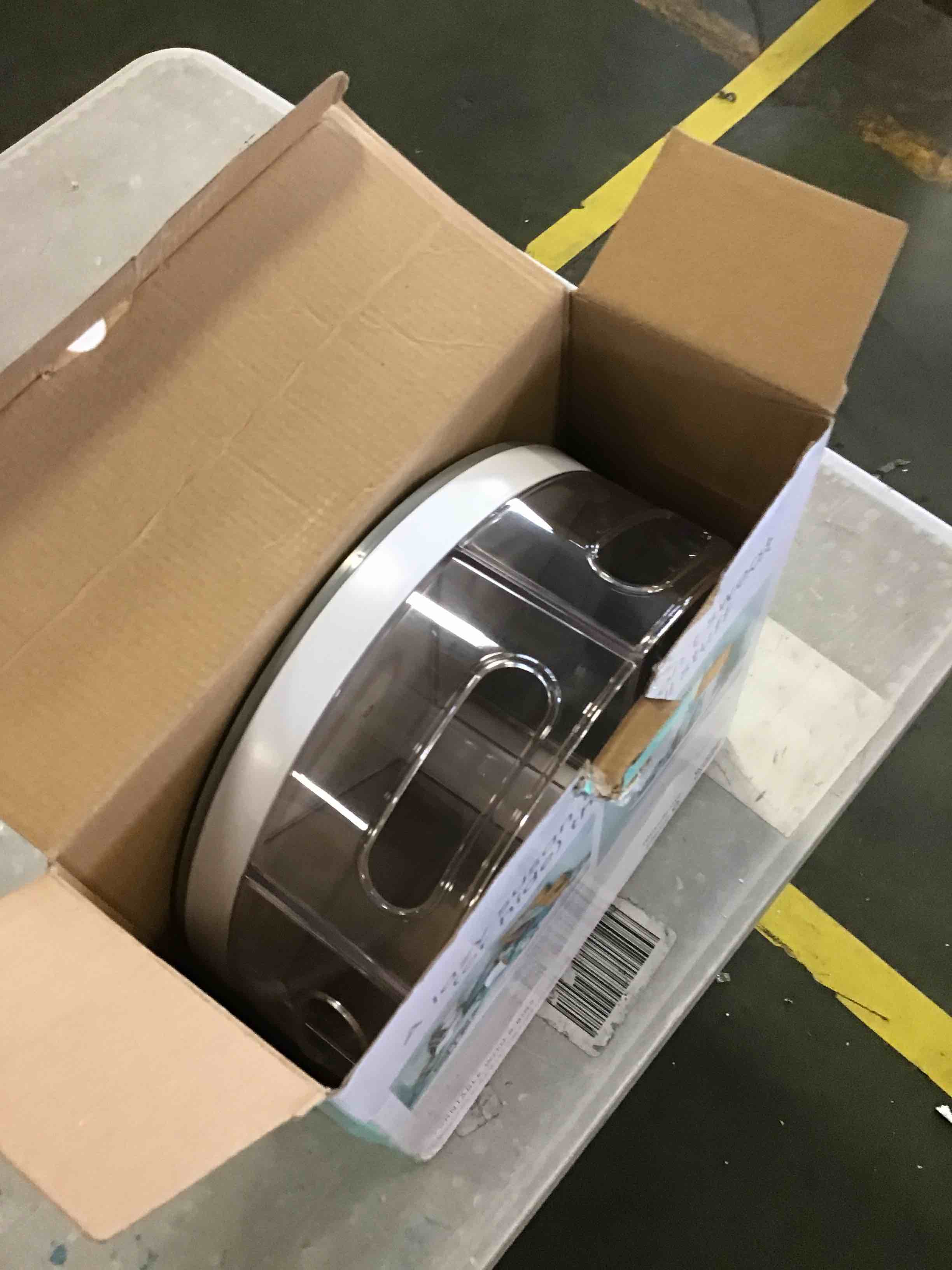 https://s3.amazonaws.com/lotting-images-prod/bidfta/RED6565738_1717178296904.jpeg