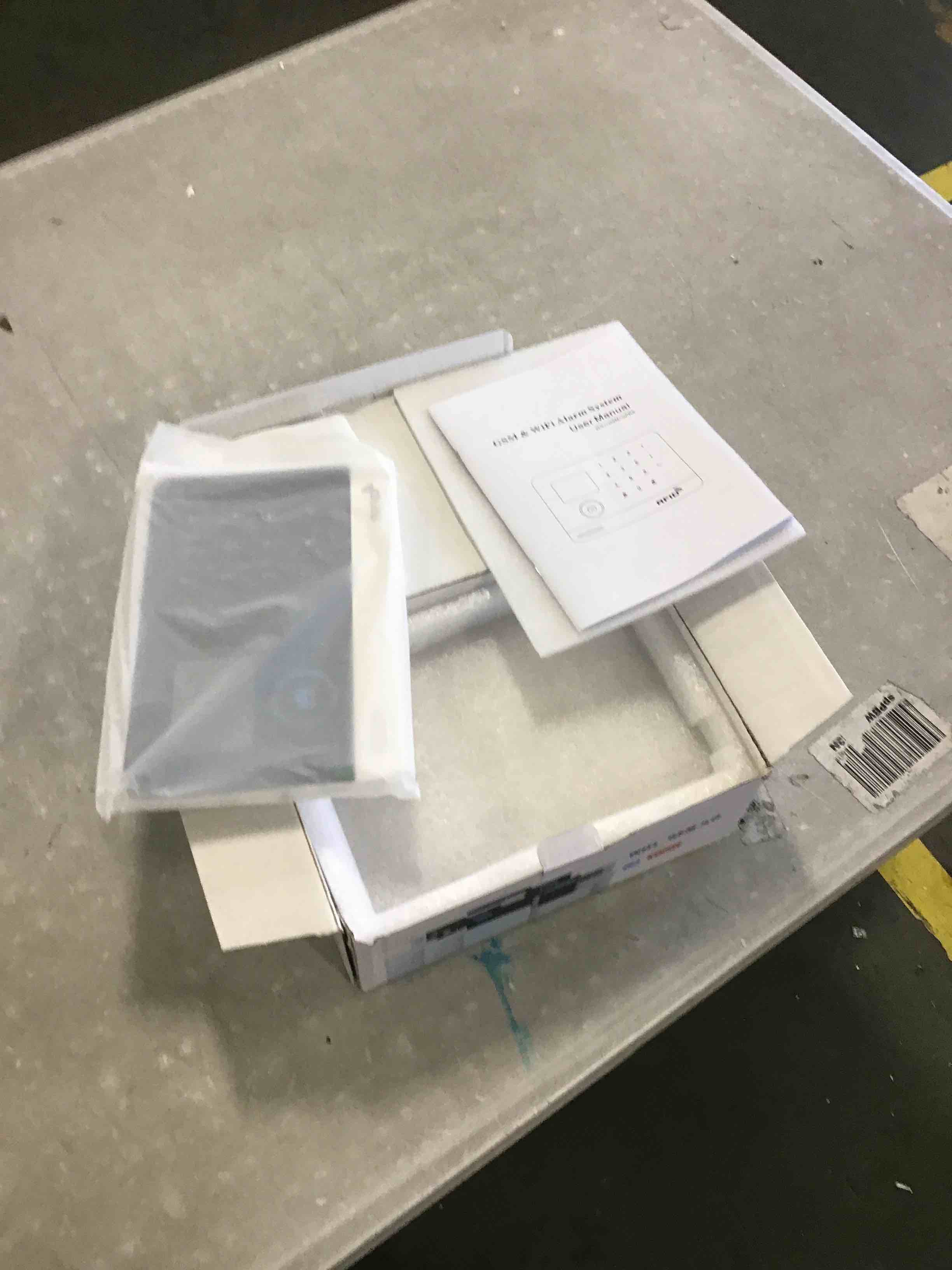 https://s3.amazonaws.com/lotting-images-prod/bidfta/RED6565750_1717180253275.jpeg