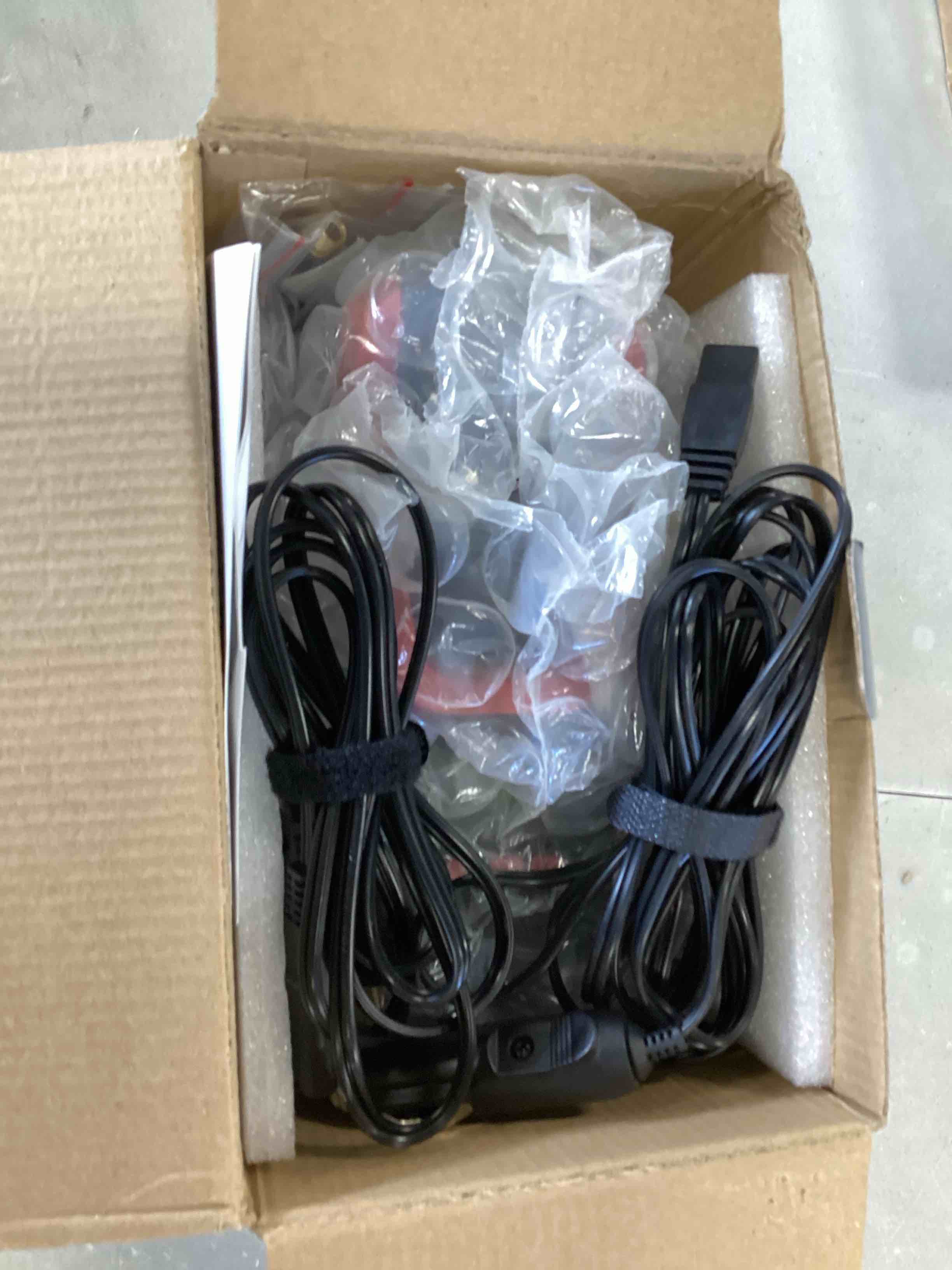 https://s3.amazonaws.com/lotting-images-prod/bidfta/RED6565832_1717254461323.jpeg