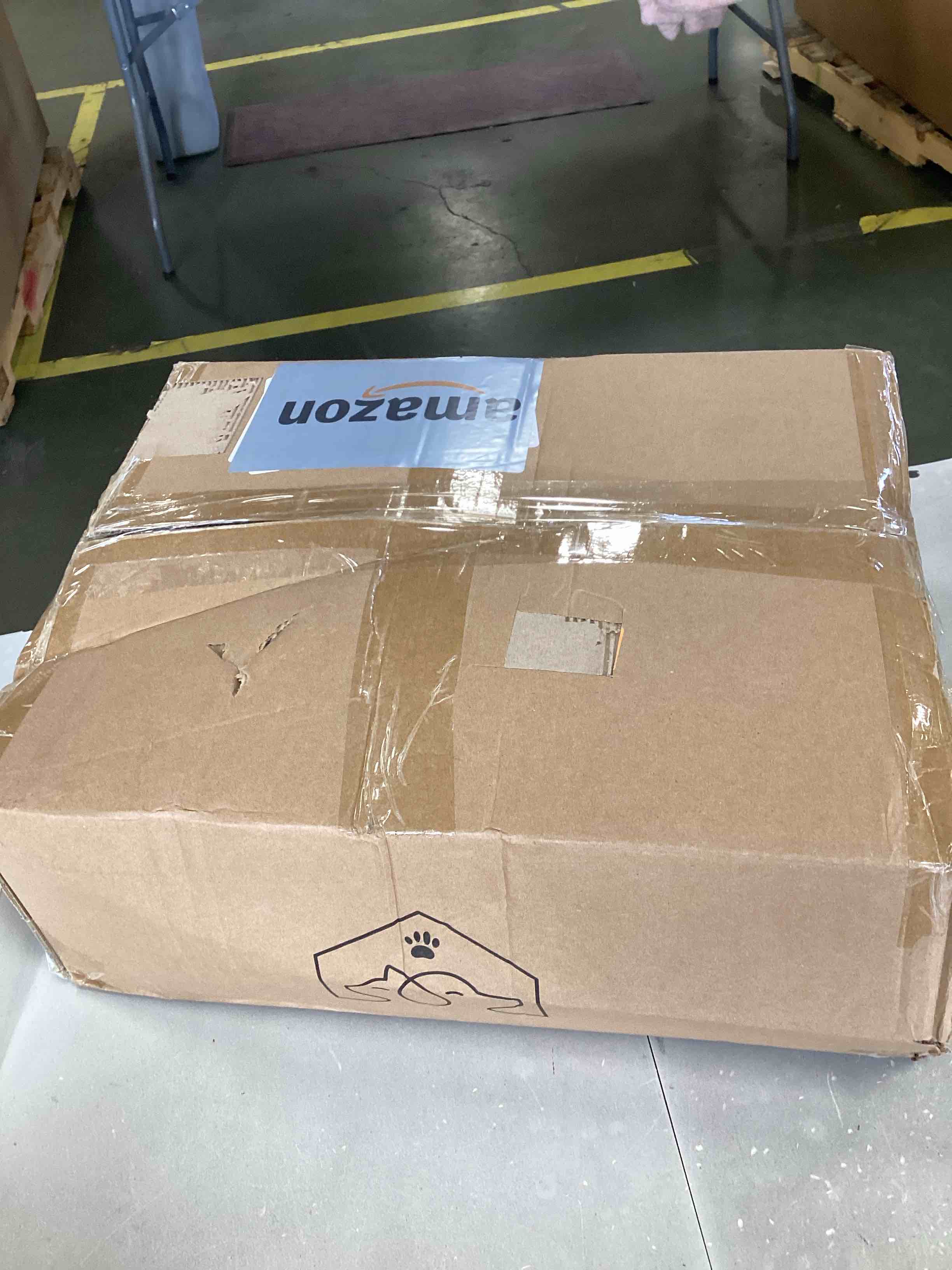 https://s3.amazonaws.com/lotting-images-prod/bidfta/RED6565910_1717246286615.jpeg