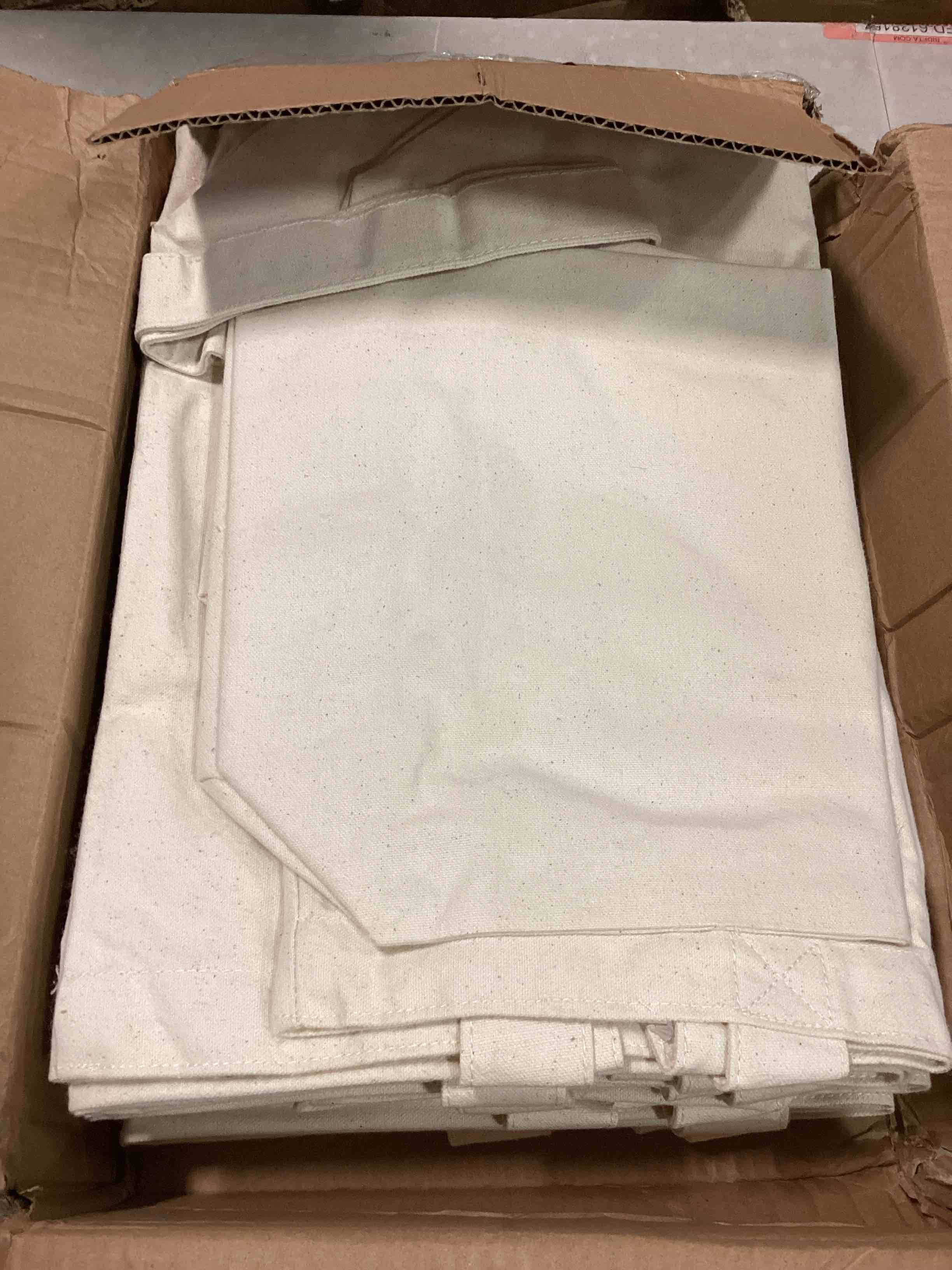 https://s3.amazonaws.com/lotting-images-prod/bidfta/RED6566542_1716382687035.jpeg