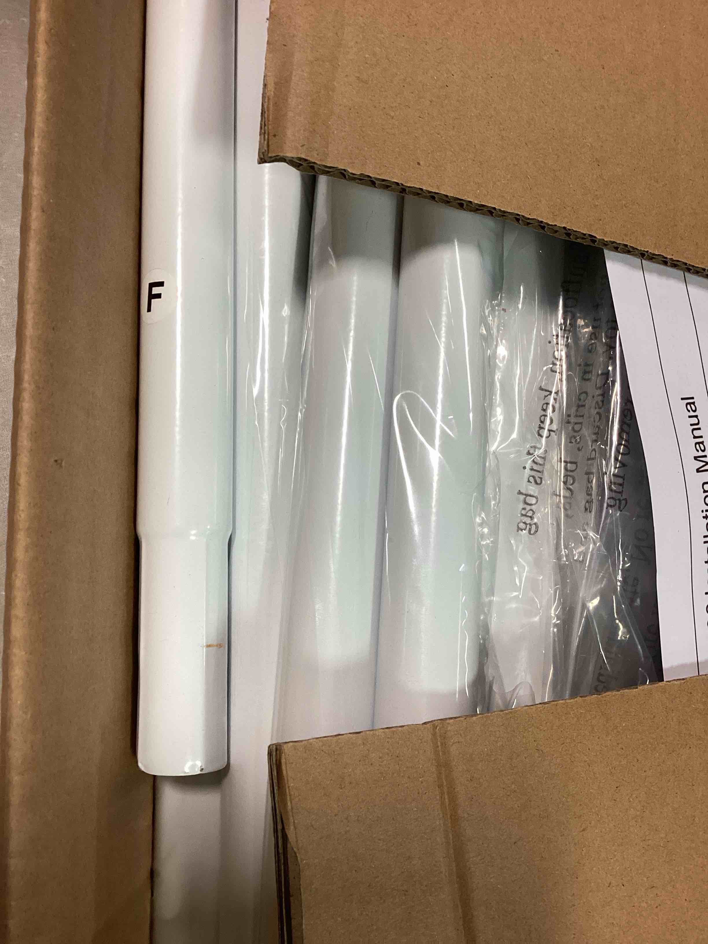 https://s3.amazonaws.com/lotting-images-prod/bidfta/RED6566568_1716384452341.jpeg