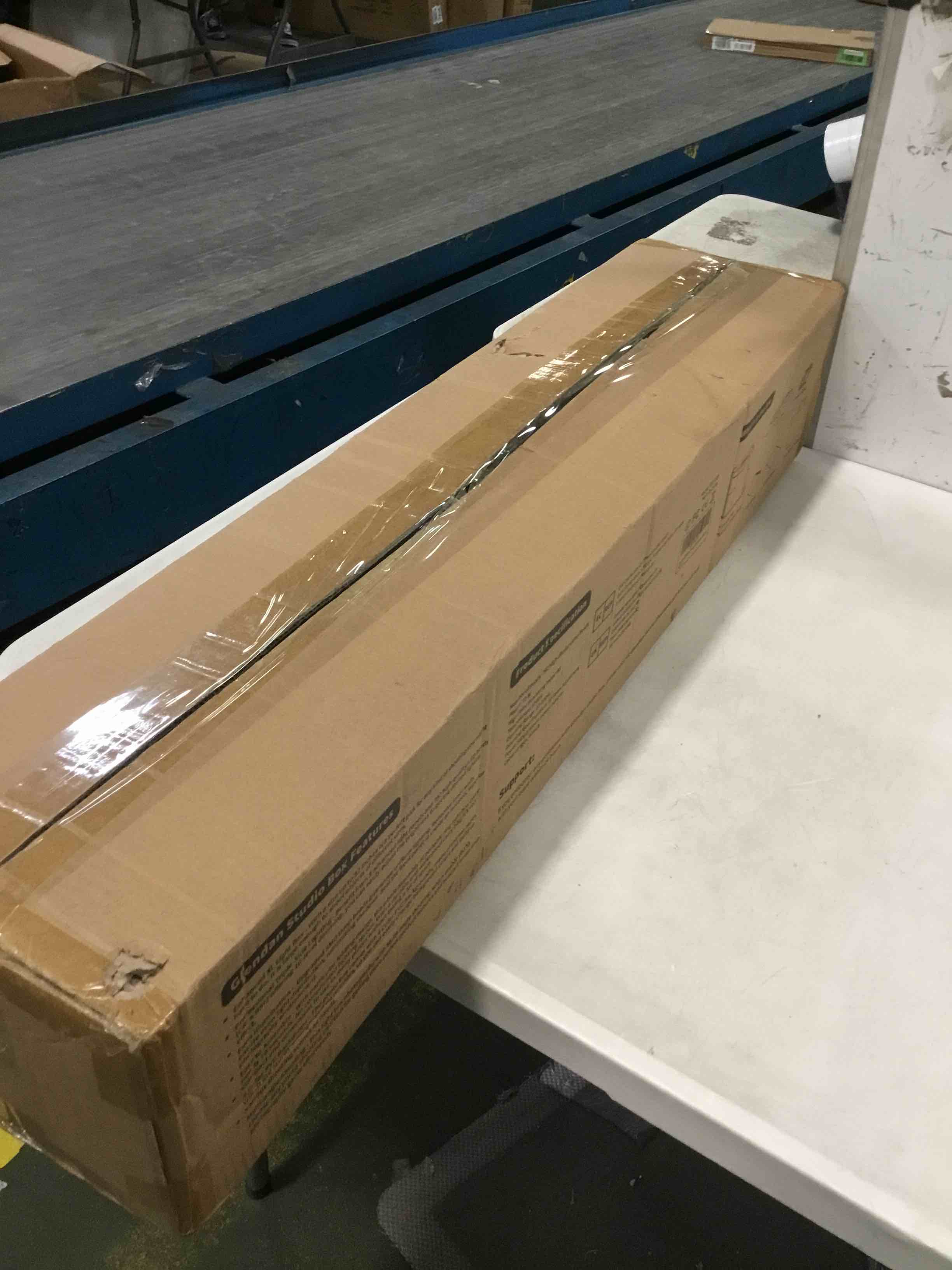 https://s3.amazonaws.com/lotting-images-prod/bidfta/RED6567513_1715959825739.jpeg