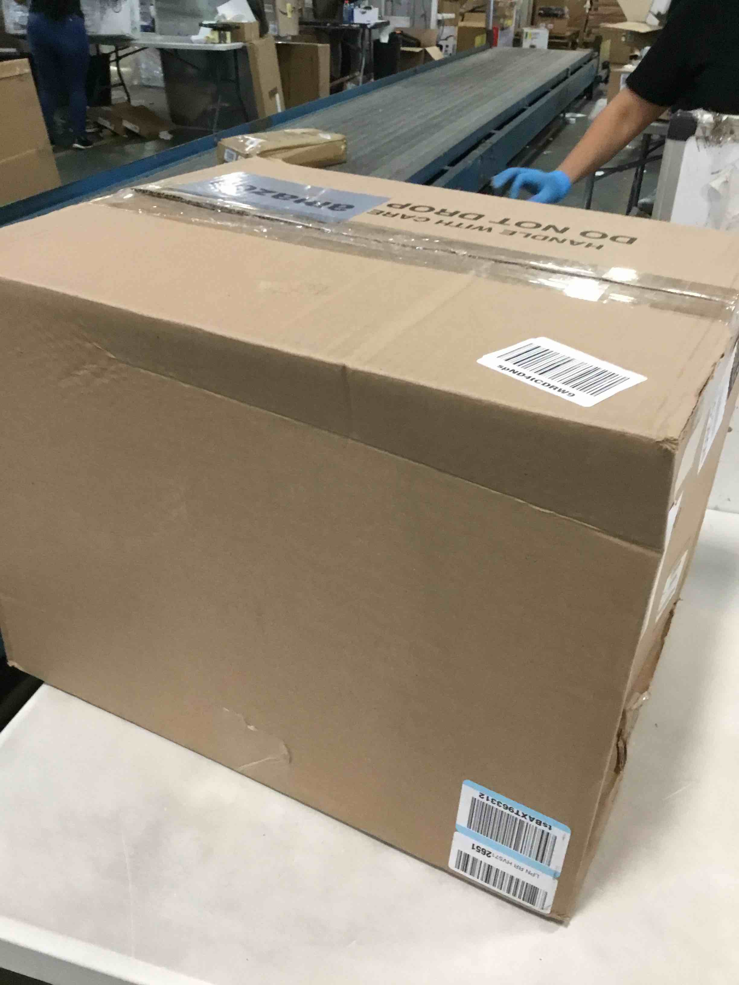 https://s3.amazonaws.com/lotting-images-prod/bidfta/RED6567754_1716047729220.jpeg