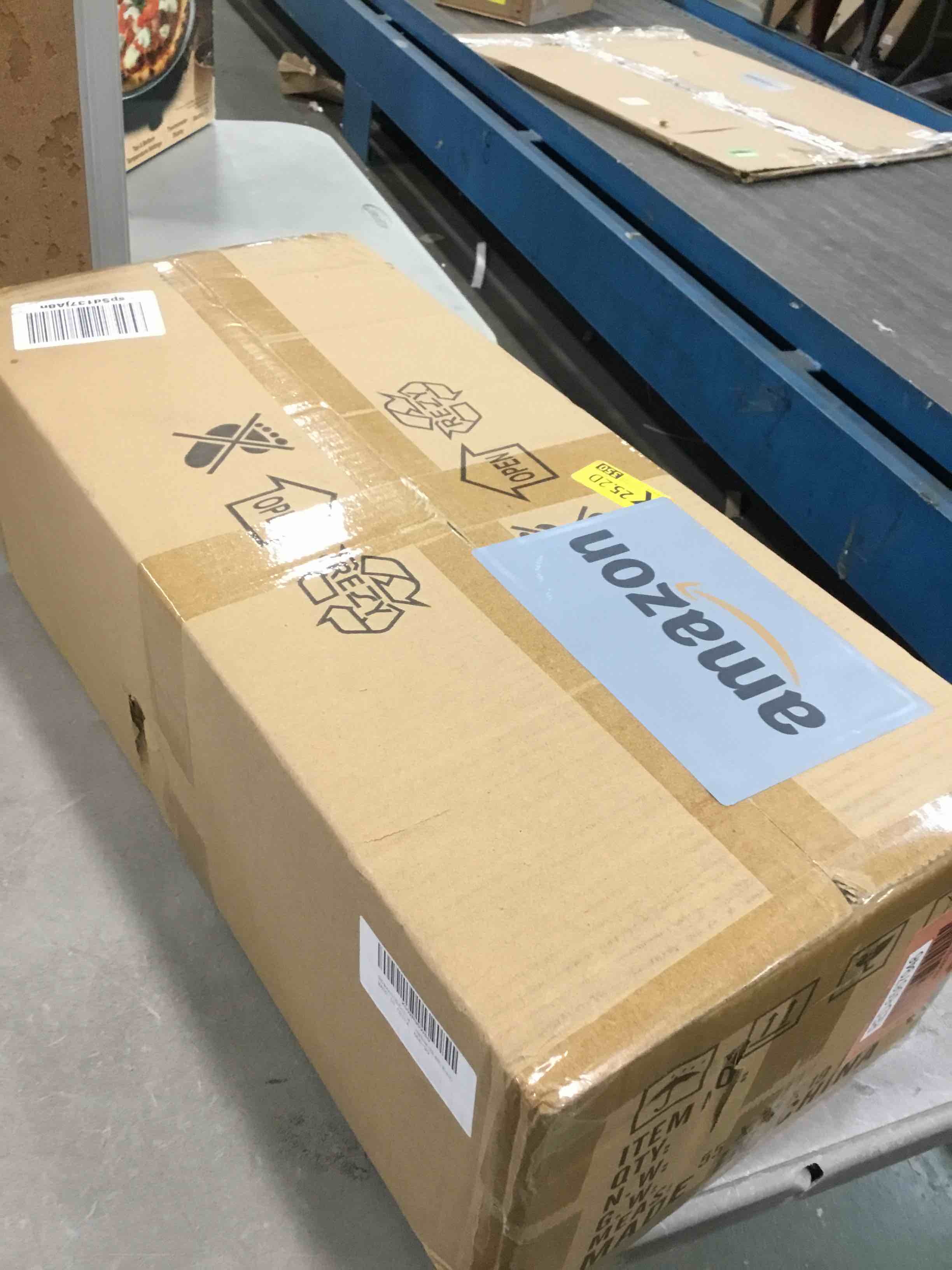 https://s3.amazonaws.com/lotting-images-prod/bidfta/RED6567946_1716219260979.jpeg