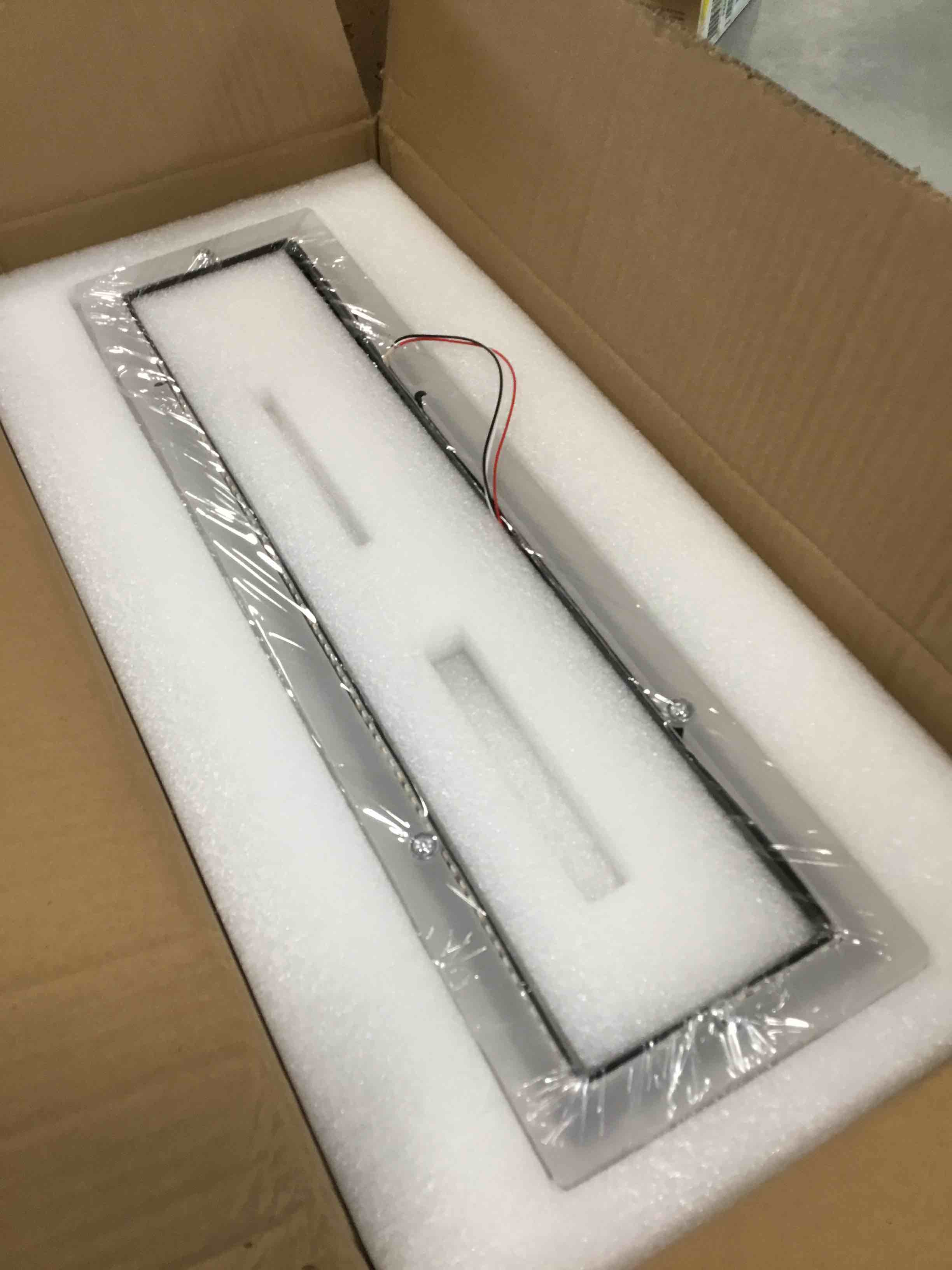 https://s3.amazonaws.com/lotting-images-prod/bidfta/RED6567946_1716219283672.jpeg