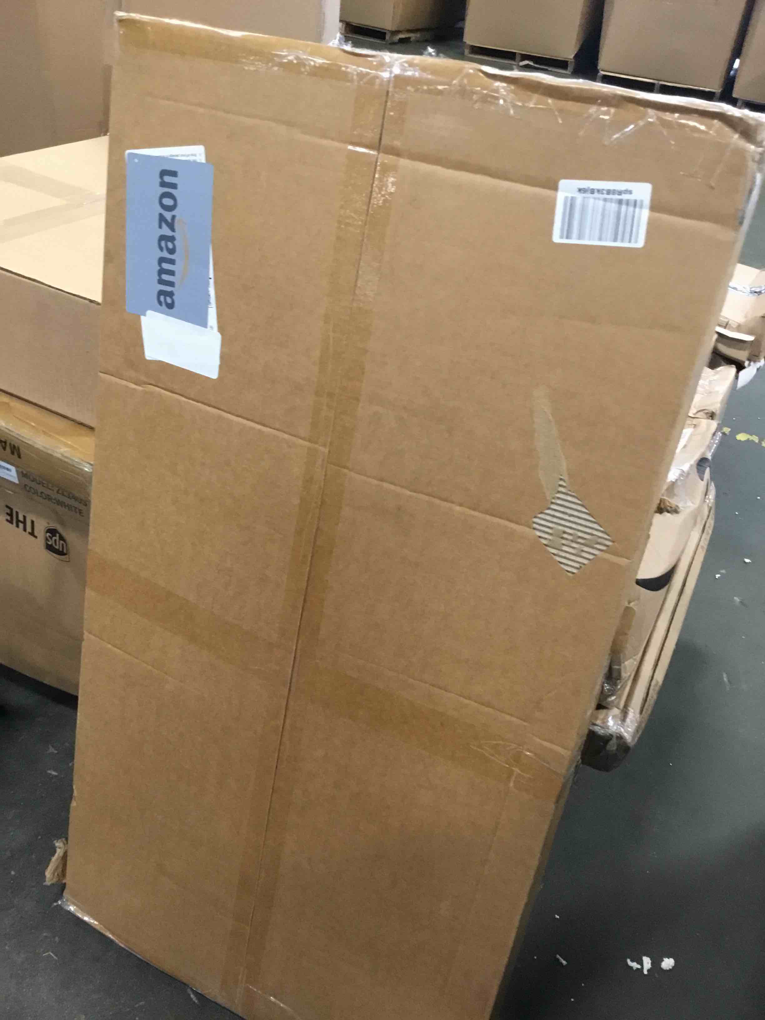 https://s3.amazonaws.com/lotting-images-prod/bidfta/RED6567965_1716221423664.jpeg