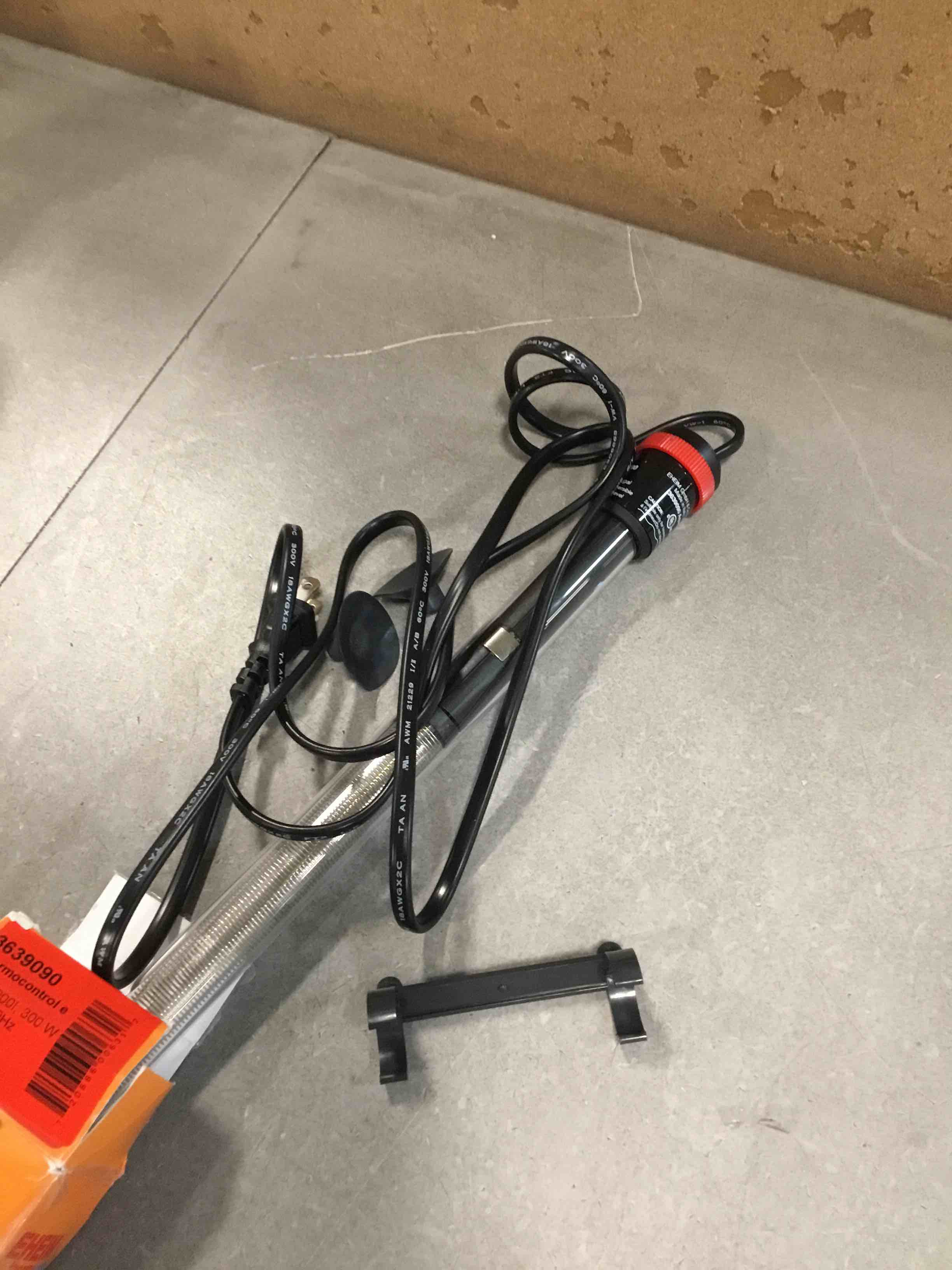 https://s3.amazonaws.com/lotting-images-prod/bidfta/RED6567998_1716227179764.jpeg