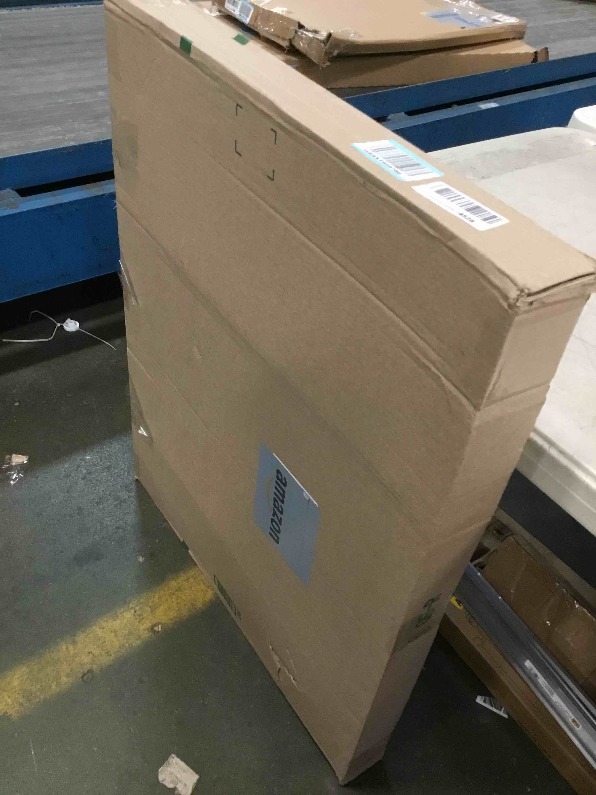 https://s3.amazonaws.com/lotting-images-prod/bidfta/RED6568729_1716485163807.jpeg