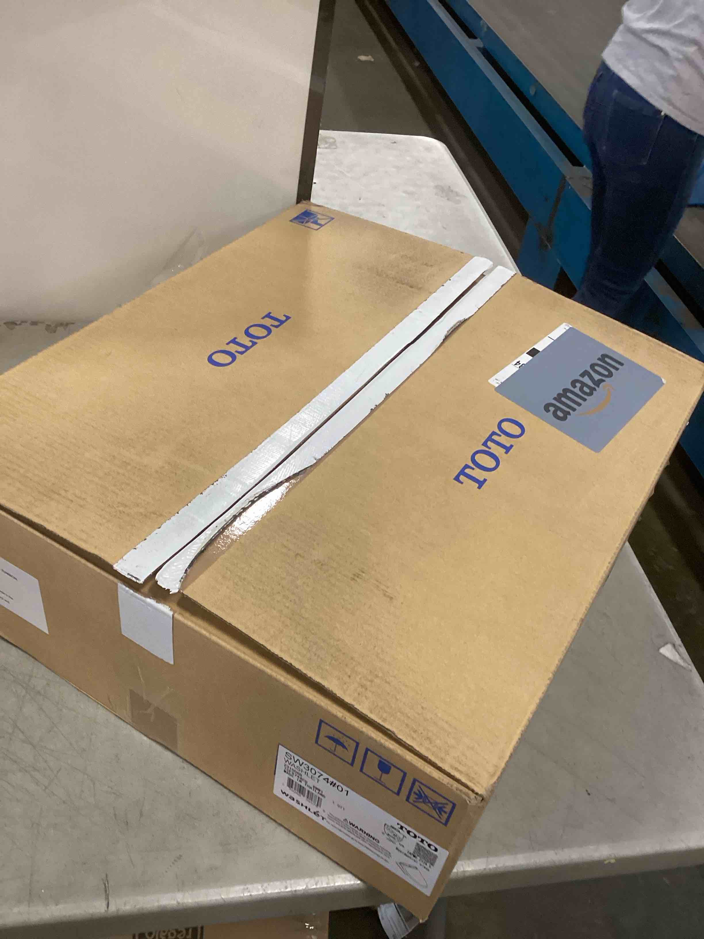 https://s3.amazonaws.com/lotting-images-prod/bidfta/RED6568911_1716561952613.jpeg