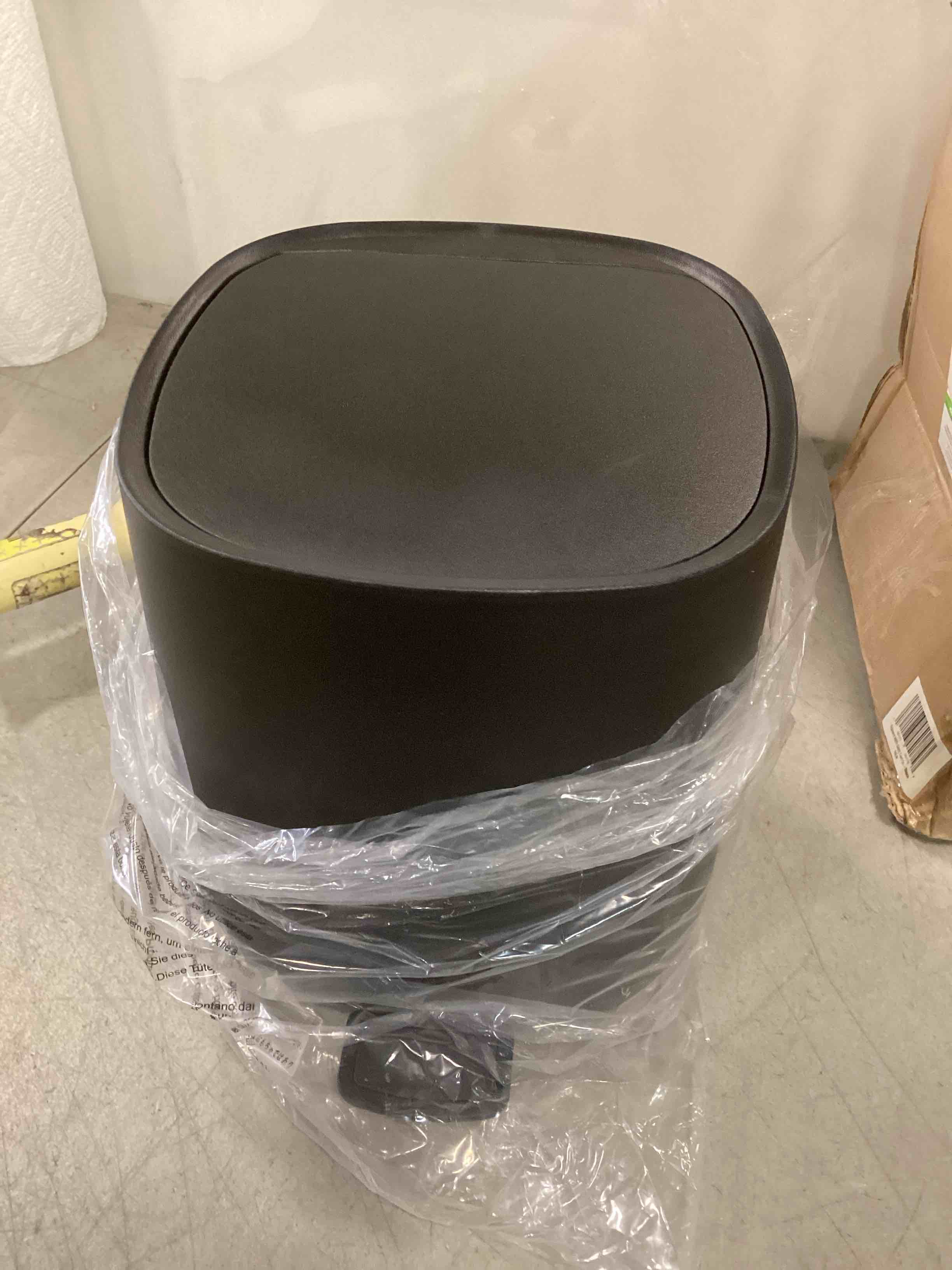 https://s3.amazonaws.com/lotting-images-prod/bidfta/RED6568923_1716563401653.jpeg