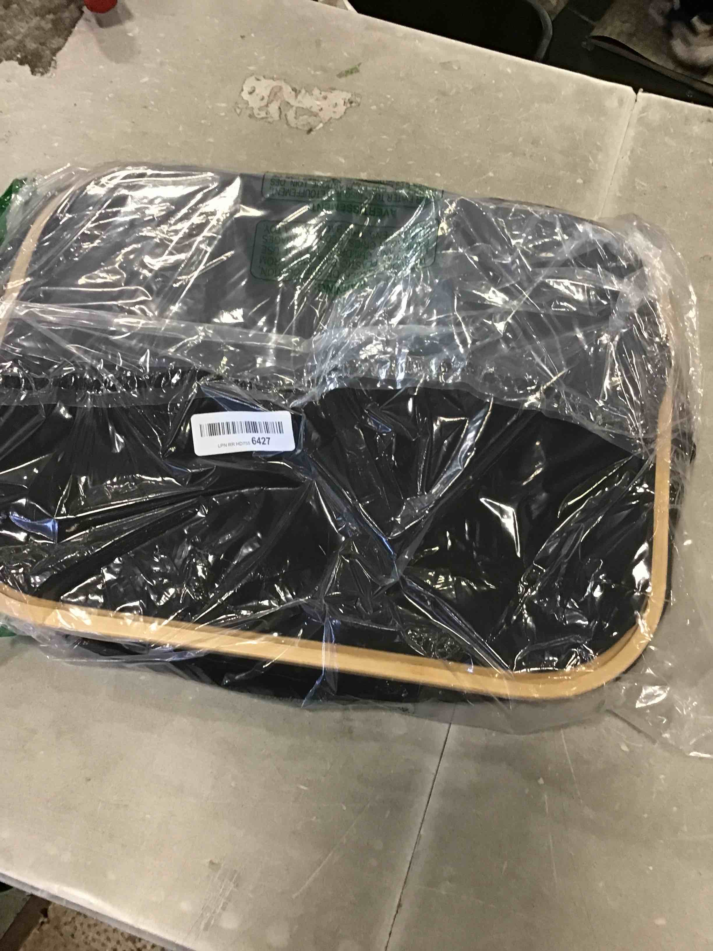 https://s3.amazonaws.com/lotting-images-prod/bidfta/RED6568975_1716901609372.jpeg