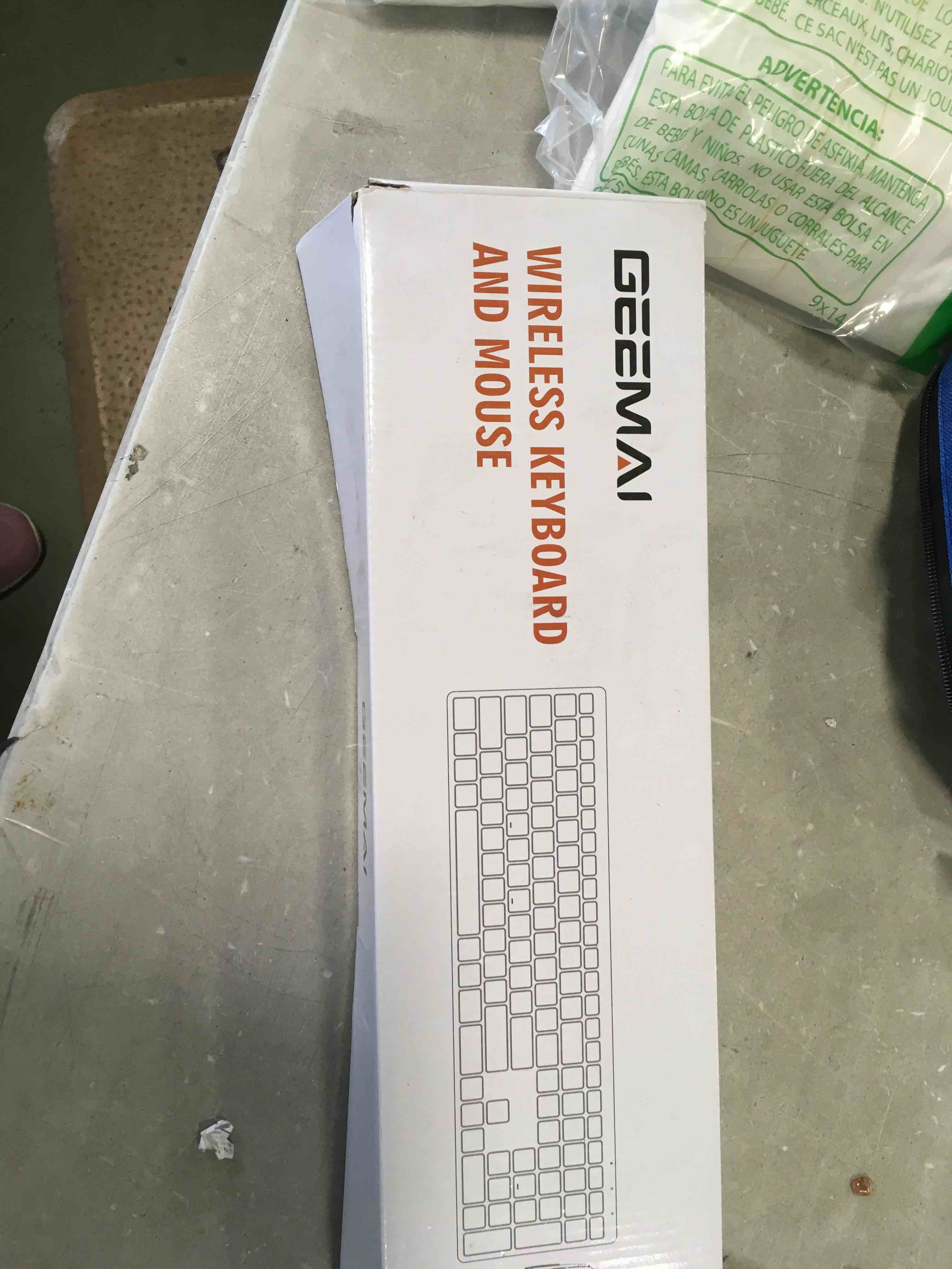 https://s3.amazonaws.com/lotting-images-prod/bidfta/RED6569393_1716997080180.jpeg