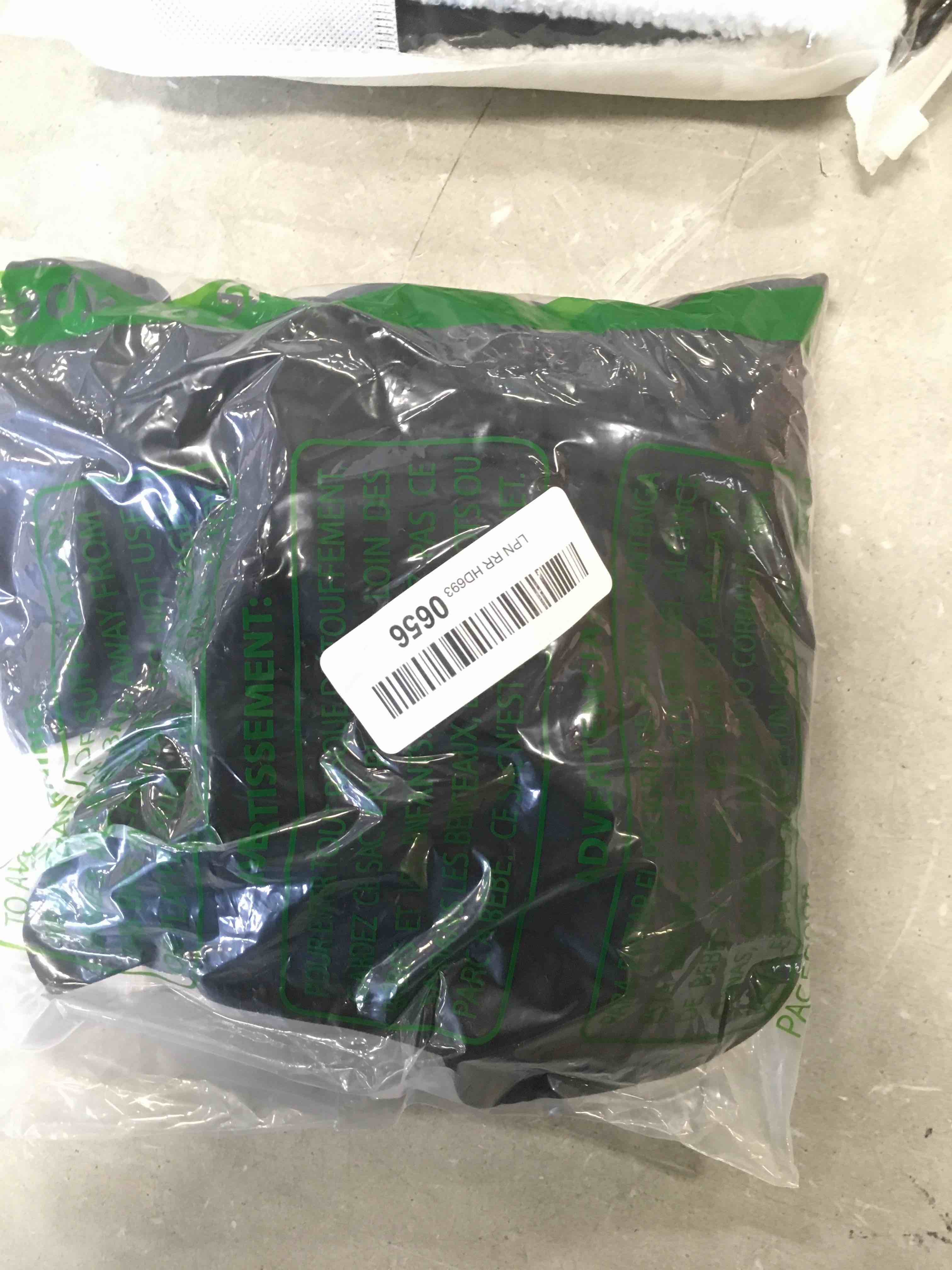 https://s3.amazonaws.com/lotting-images-prod/bidfta/RED6569412_1716997714786.jpeg