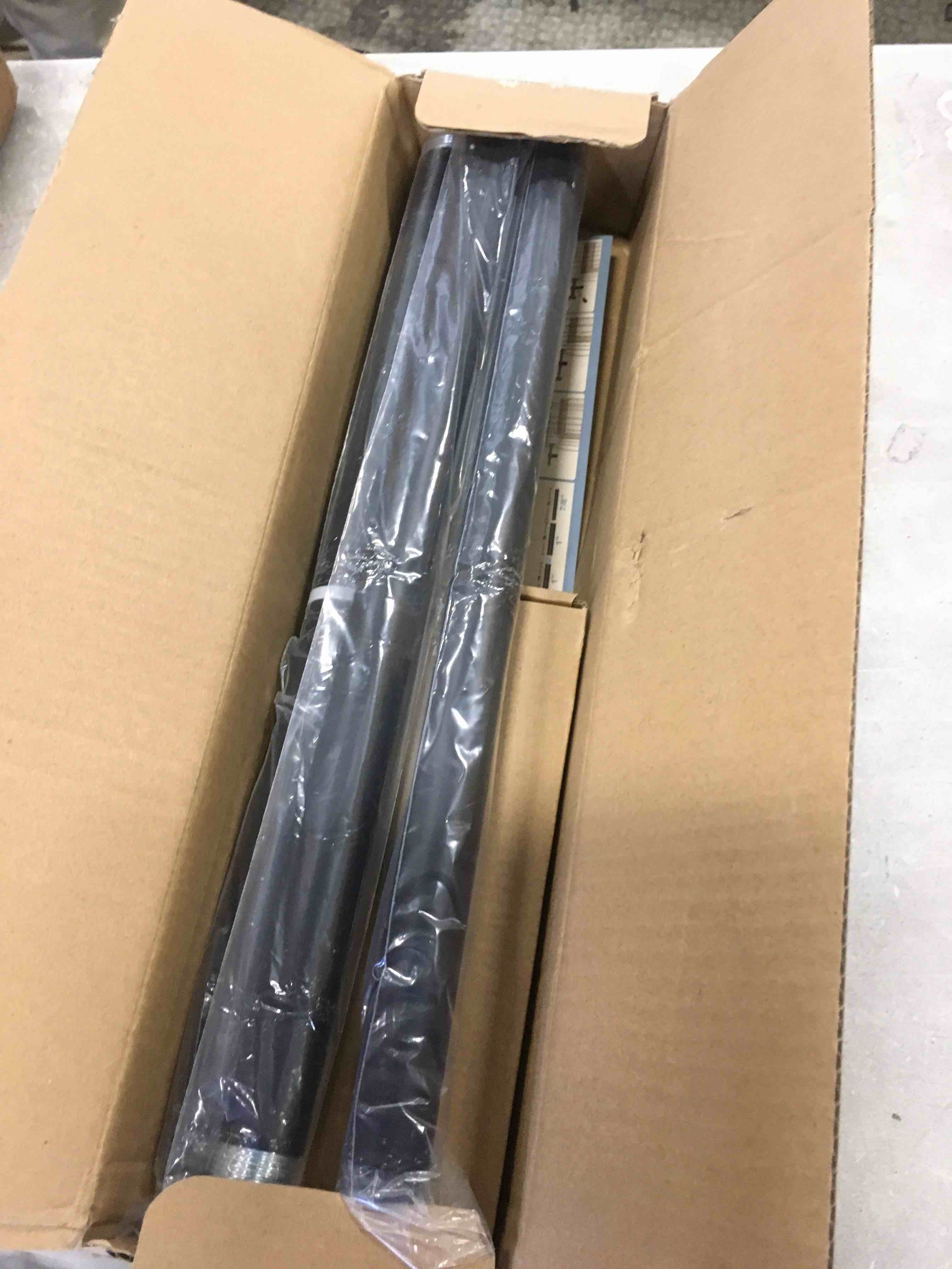 https://s3.amazonaws.com/lotting-images-prod/bidfta/RED6569418_1716998221784.jpeg