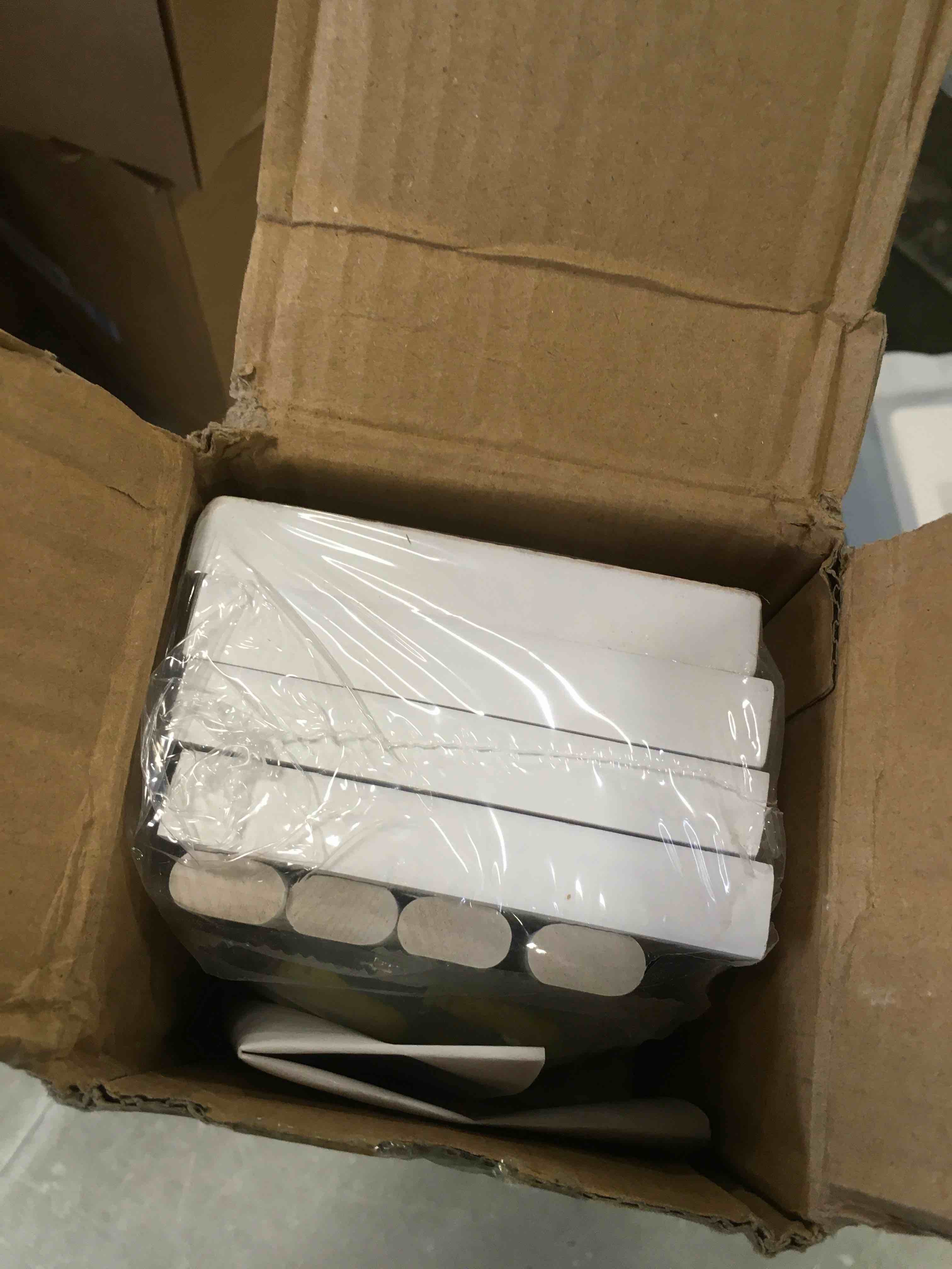 https://s3.amazonaws.com/lotting-images-prod/bidfta/RED6569422_1717000558788.jpeg