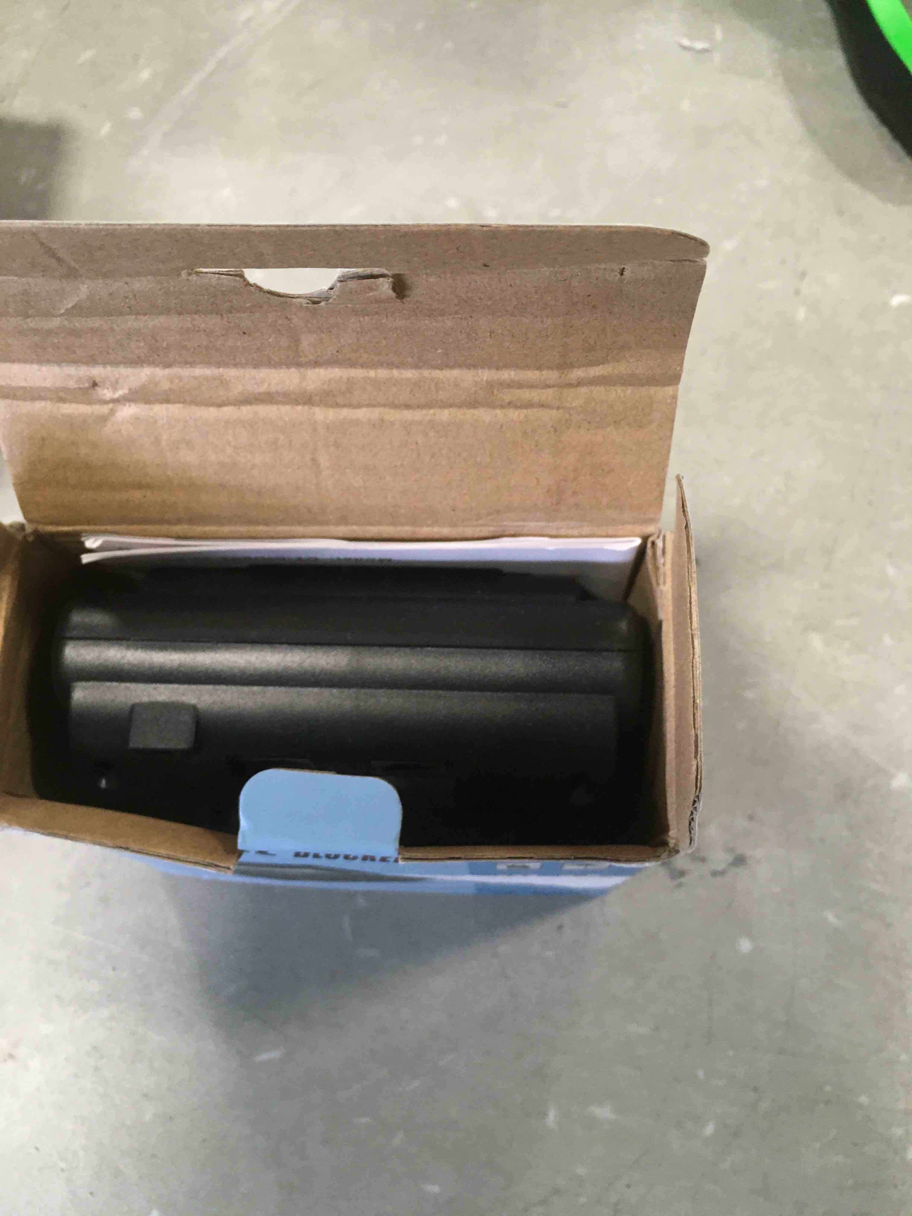 https://s3.amazonaws.com/lotting-images-prod/bidfta/RED6569450_1717002855705.jpeg