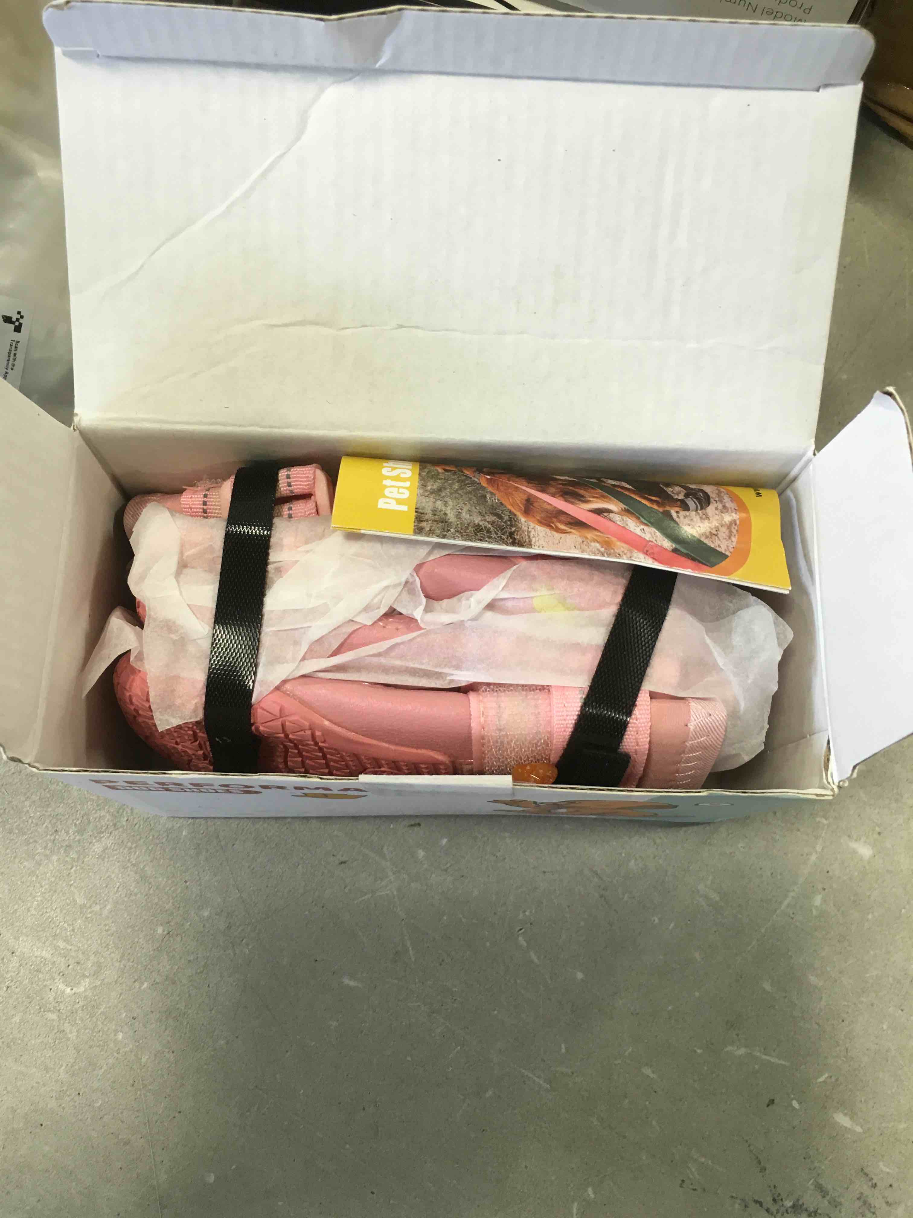 https://s3.amazonaws.com/lotting-images-prod/bidfta/RED6569451_1717002910015.jpeg