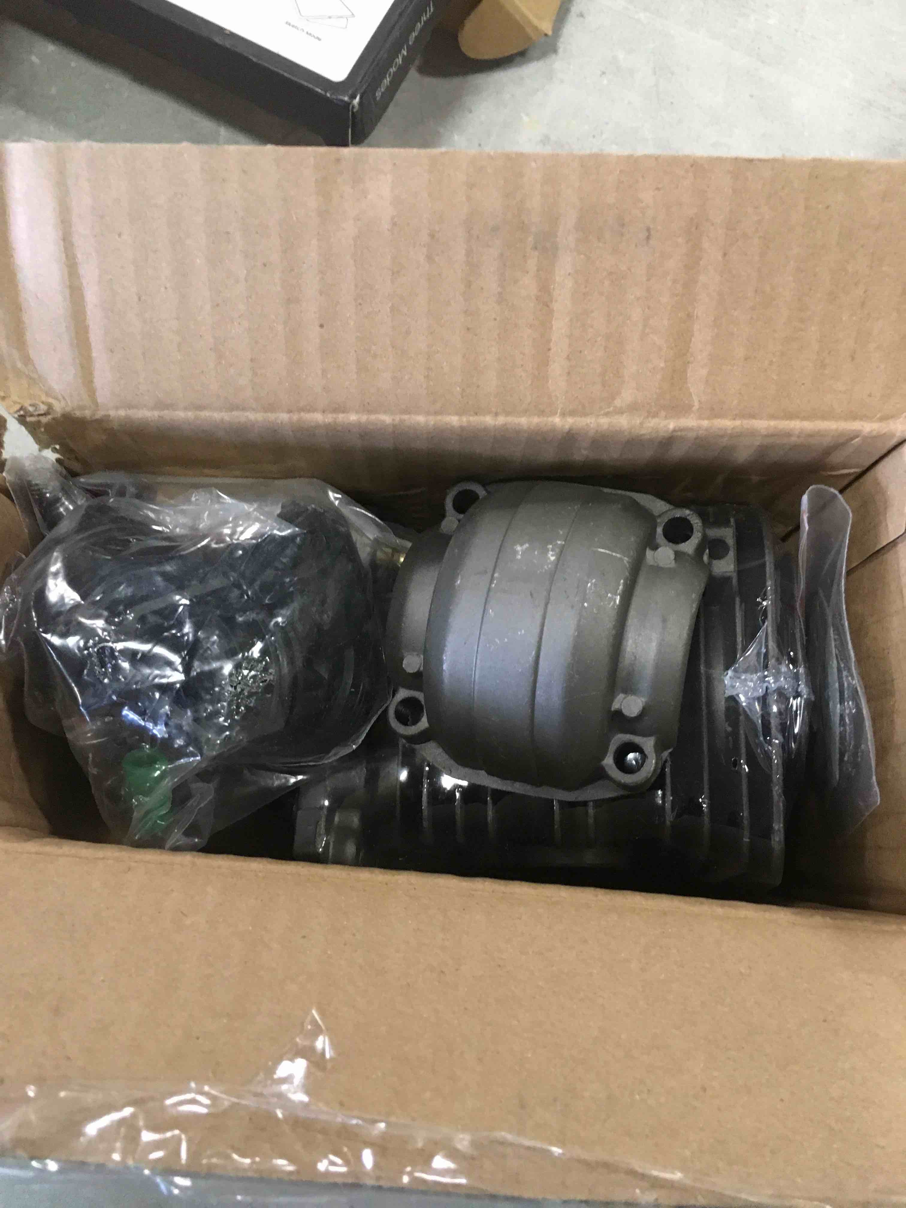https://s3.amazonaws.com/lotting-images-prod/bidfta/RED6569453_1717003000054.jpeg