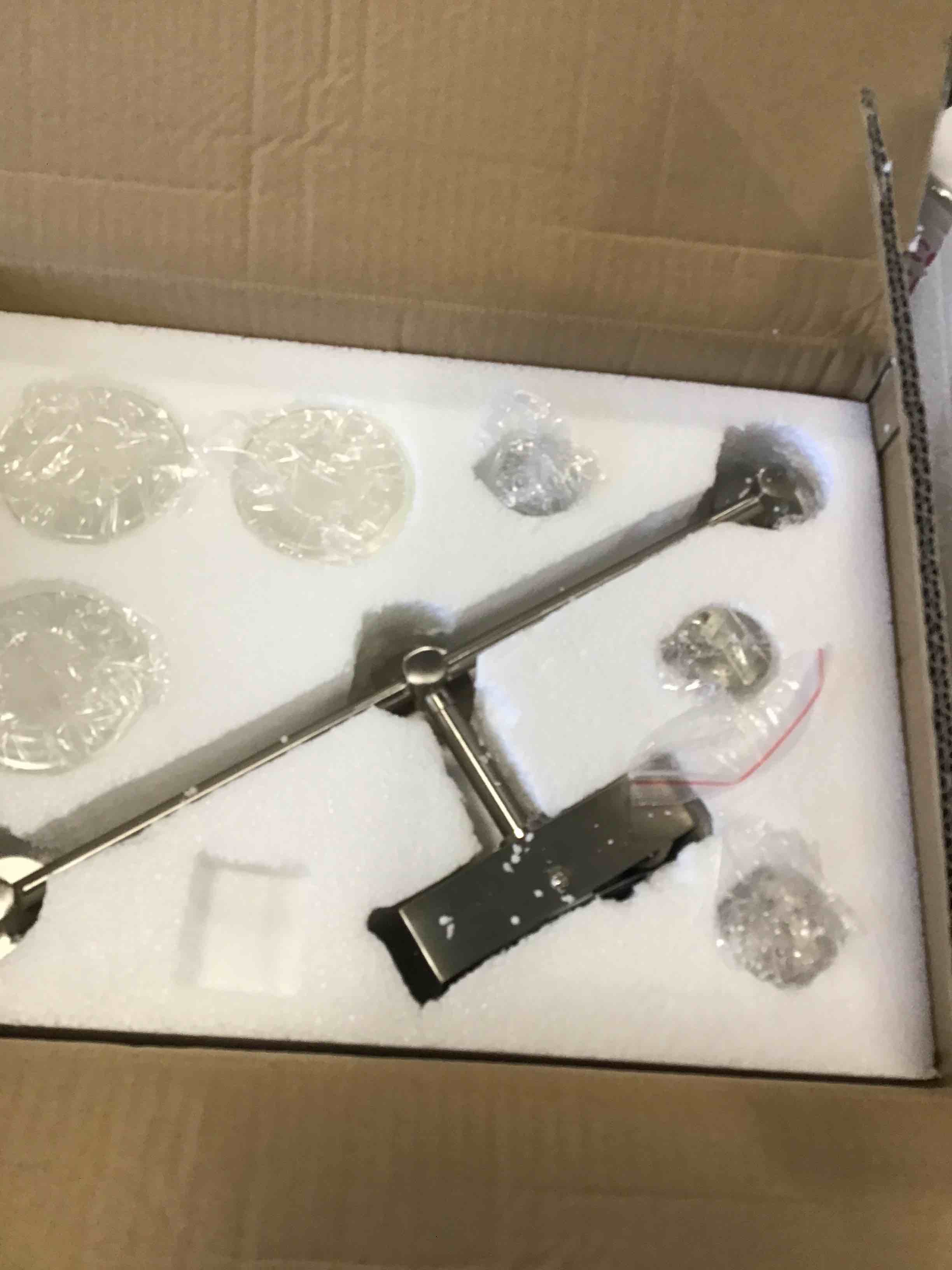 https://s3.amazonaws.com/lotting-images-prod/bidfta/RED6569716_1717082227661.jpeg