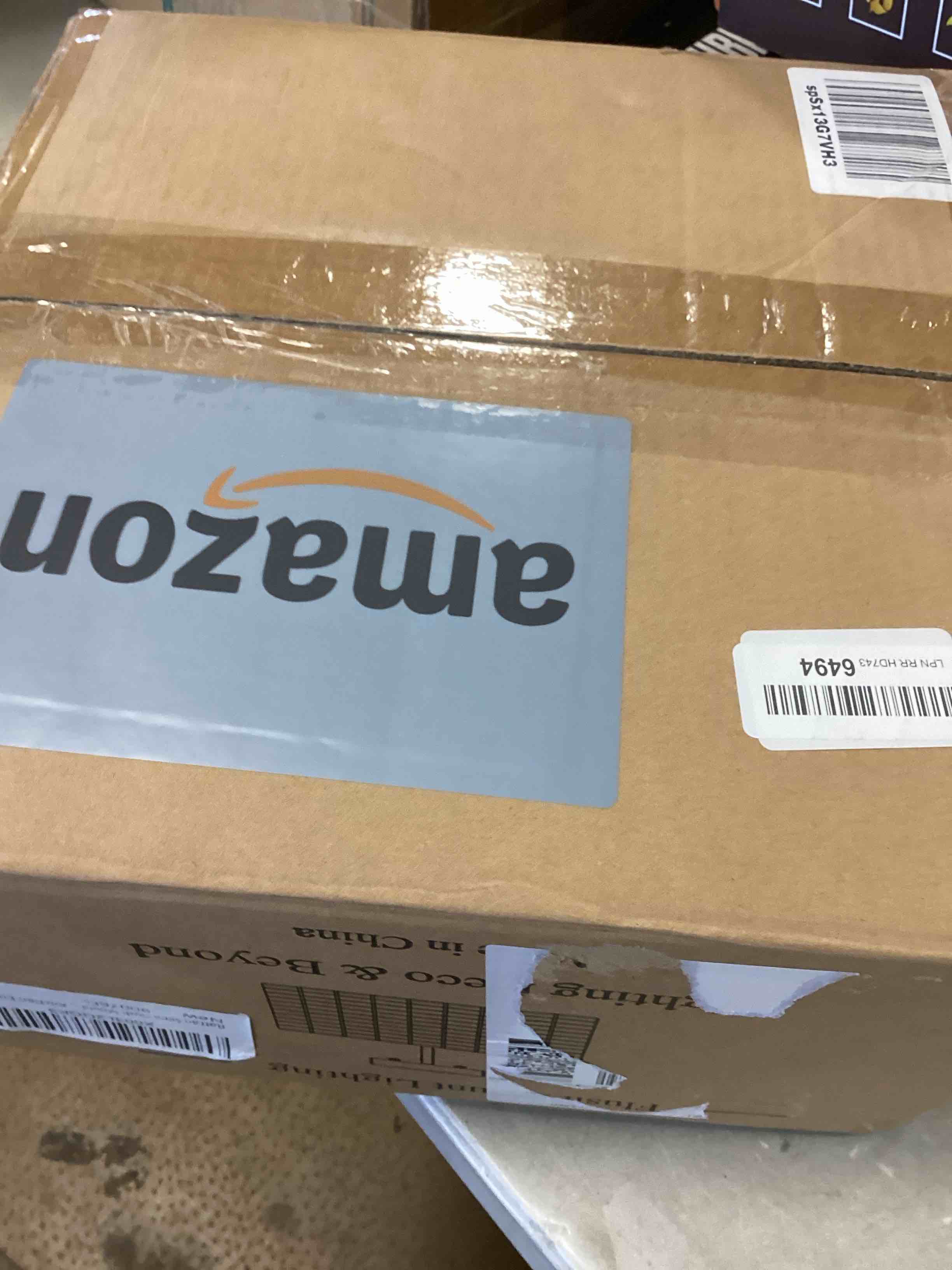 https://s3.amazonaws.com/lotting-images-prod/bidfta/RED6569948_1717166479661.jpeg
