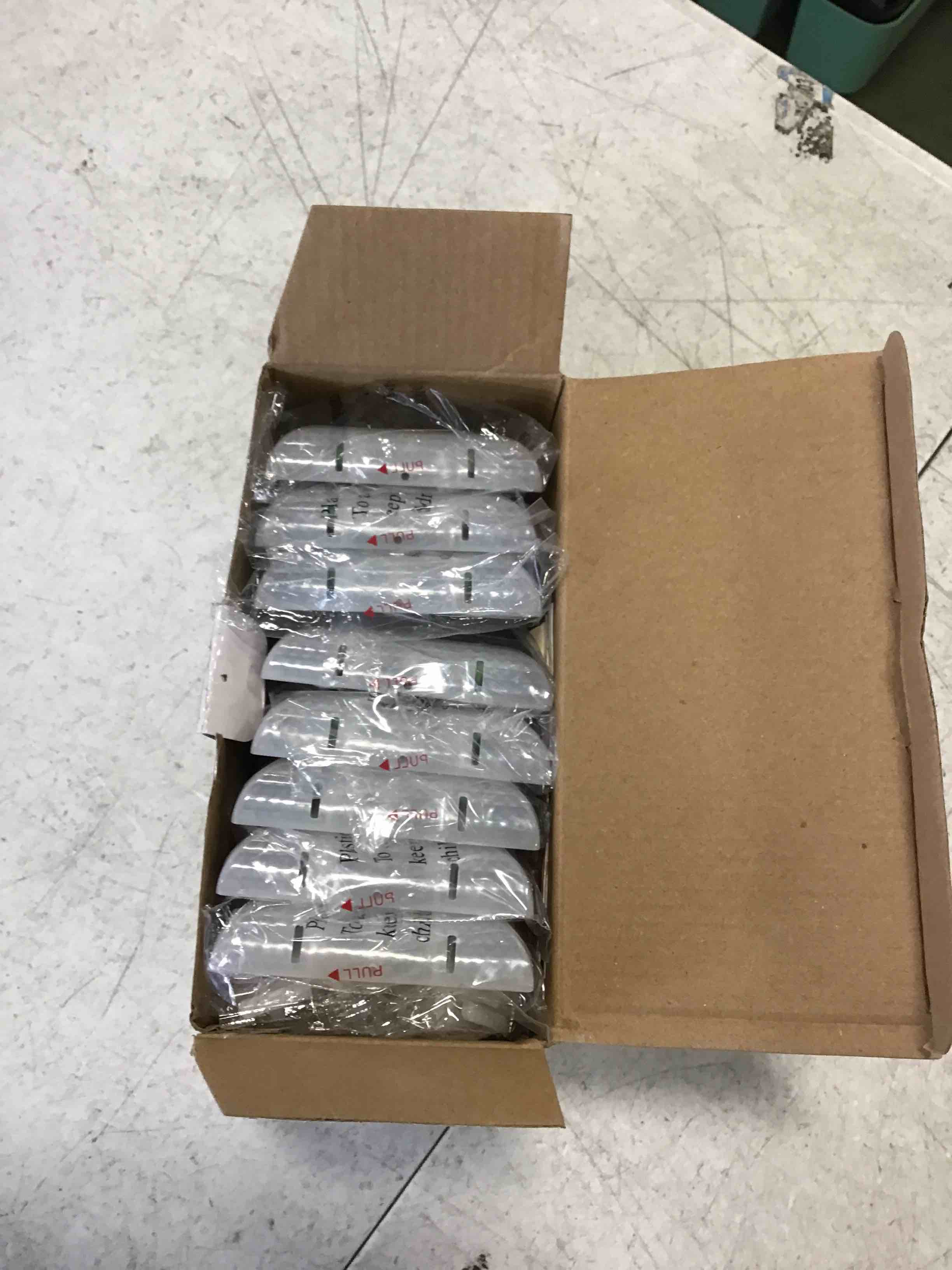 https://s3.amazonaws.com/lotting-images-prod/bidfta/RED6570275_1717595650954.jpeg