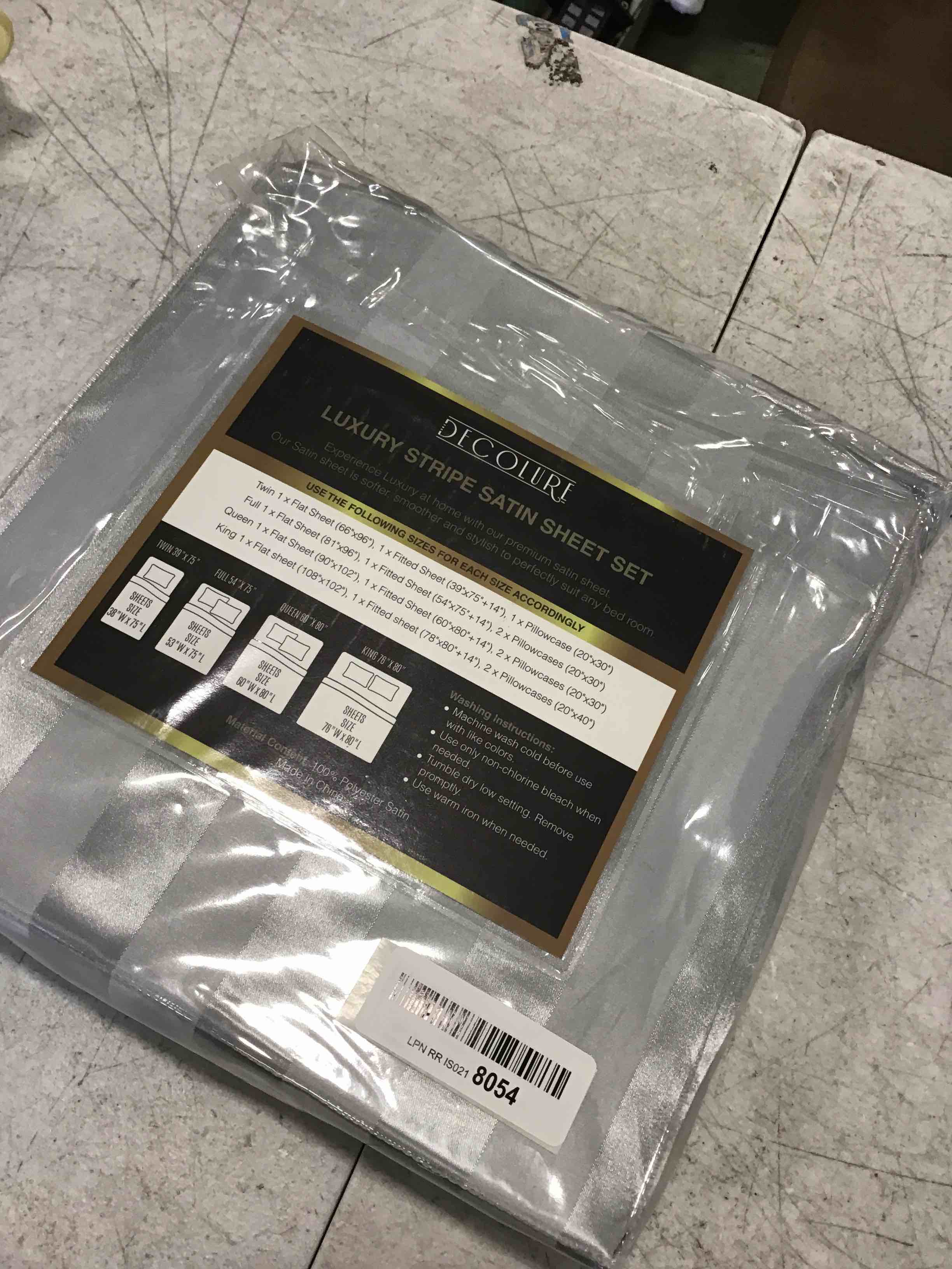 https://s3.amazonaws.com/lotting-images-prod/bidfta/RED6570347_1717601818206.jpeg