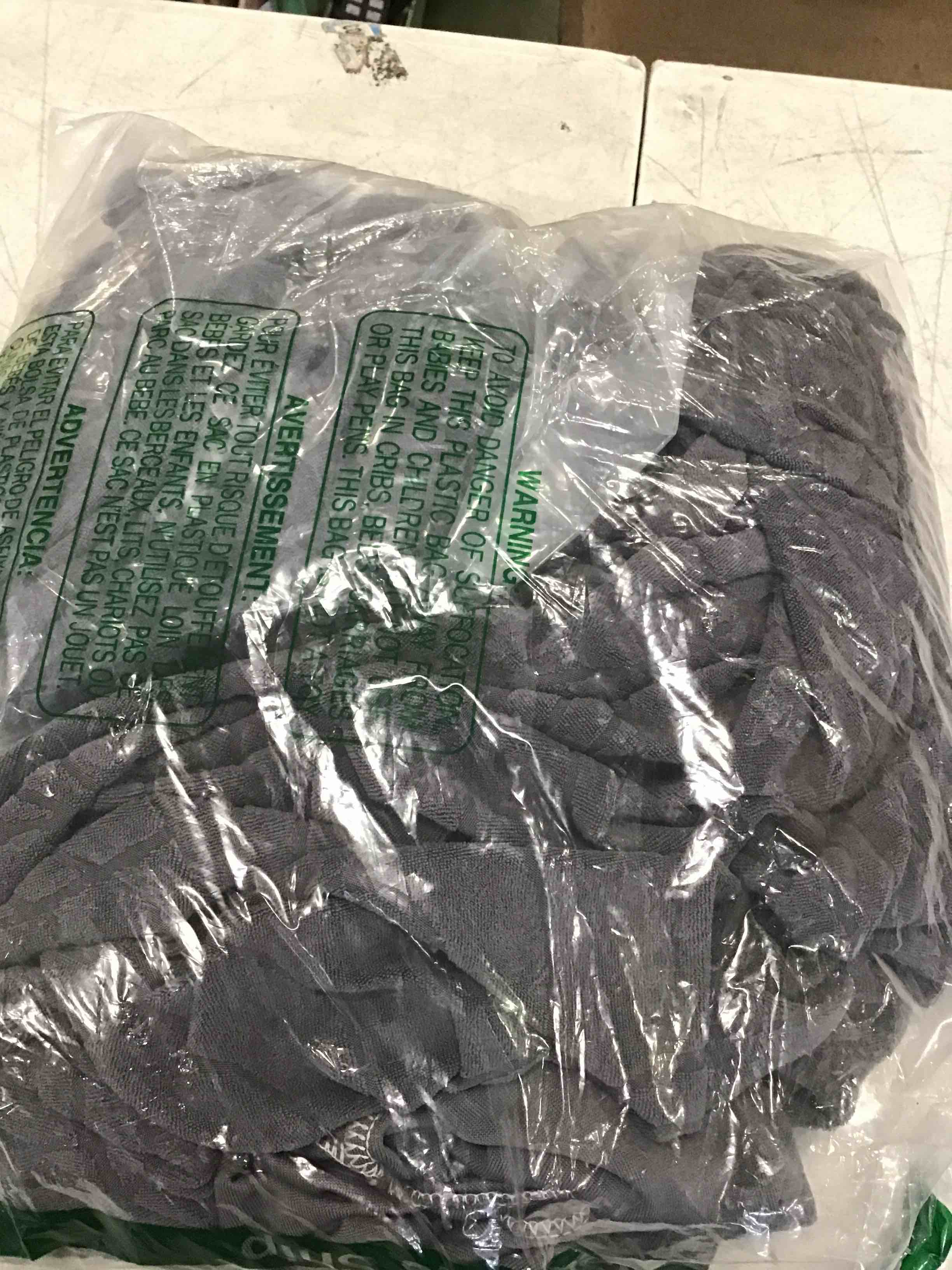 https://s3.amazonaws.com/lotting-images-prod/bidfta/RED6570351_1717602052461.jpeg