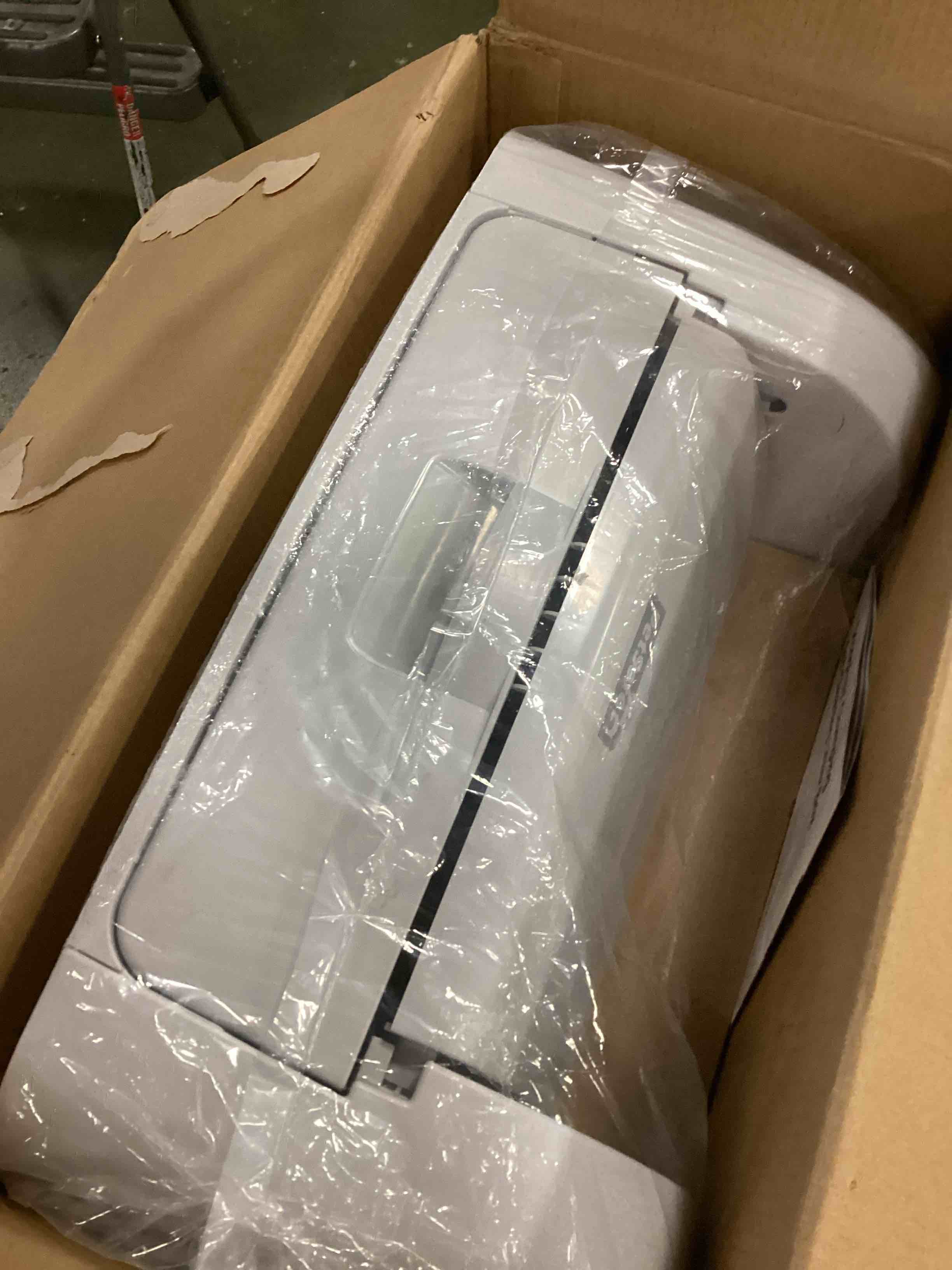 https://s3.amazonaws.com/lotting-images-prod/bidfta/RED6572004_1715092022328.jpeg