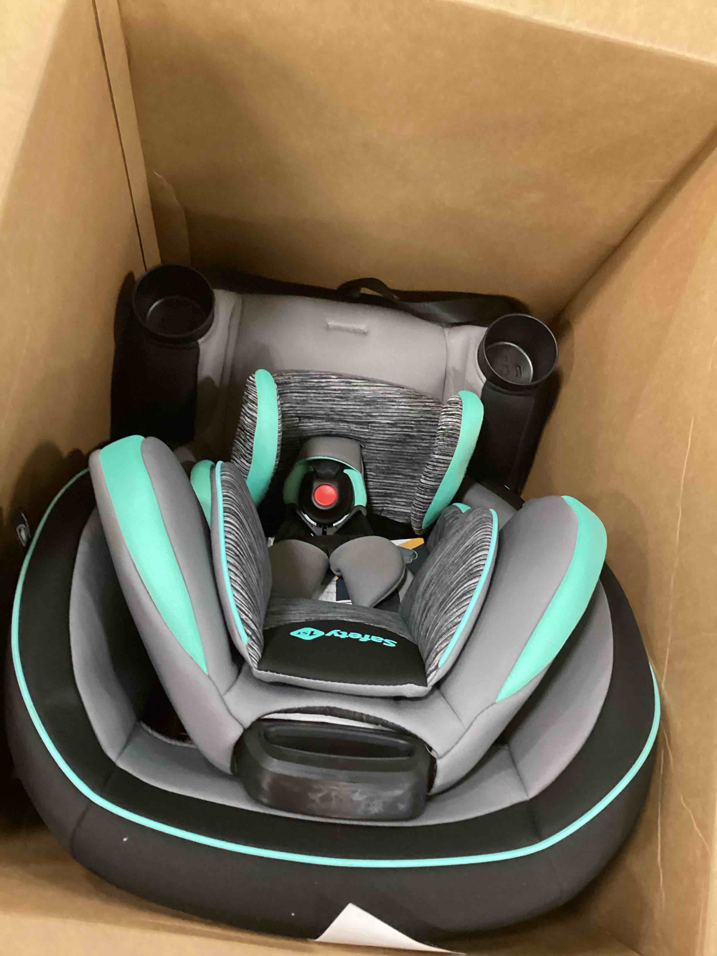 https://s3.amazonaws.com/lotting-images-prod/bidfta/RED6572079_1715104427871.jpeg