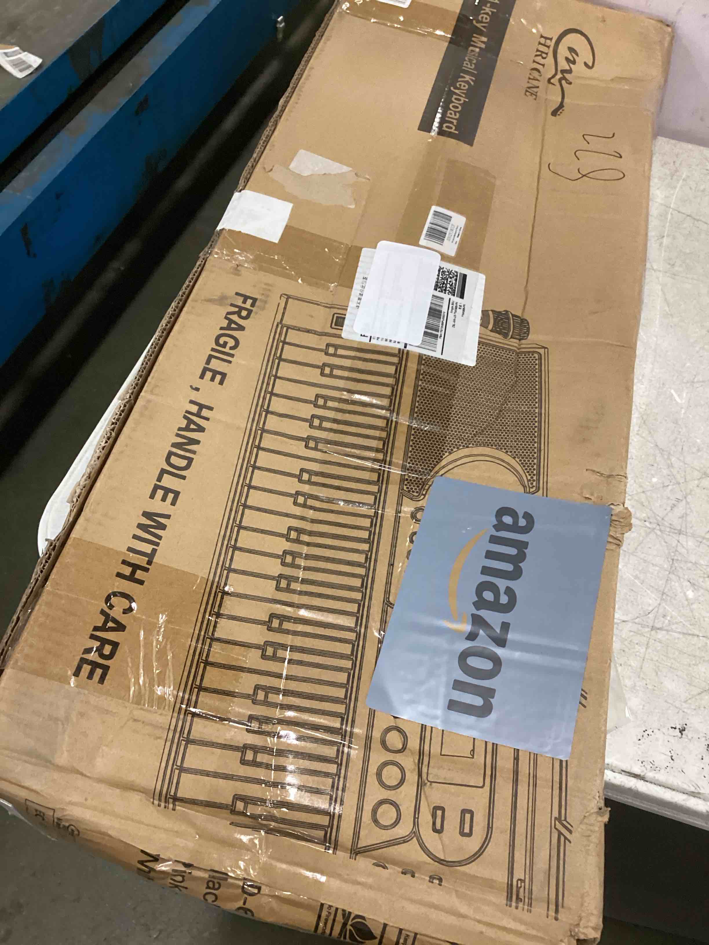 https://s3.amazonaws.com/lotting-images-prod/bidfta/RED6572174_1715168516144.jpeg
