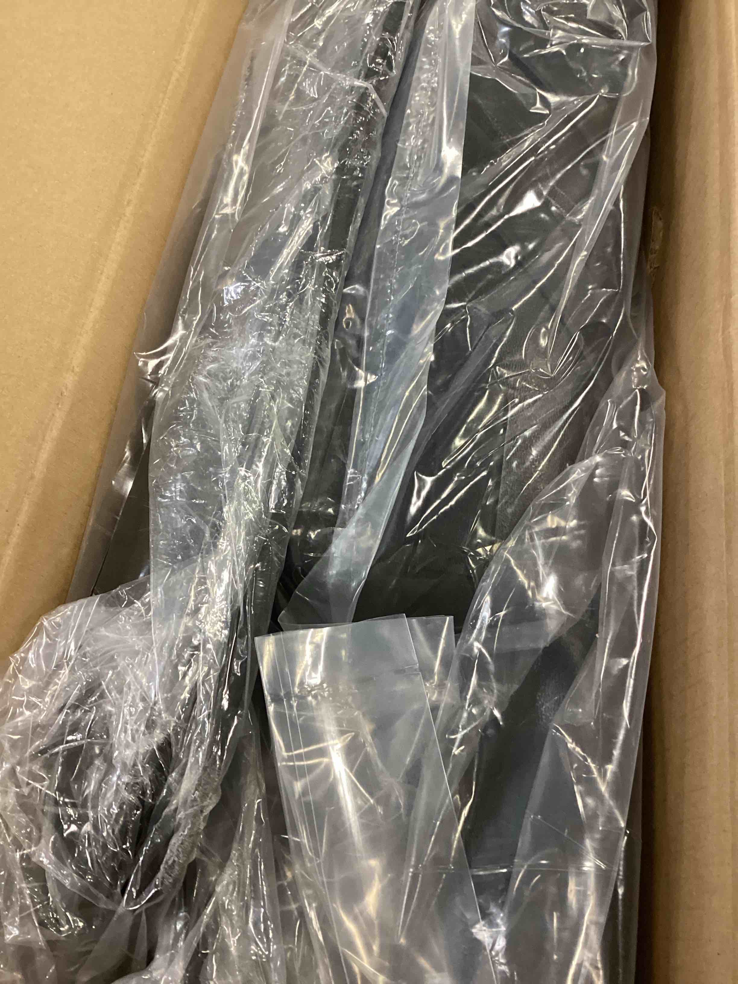 https://s3.amazonaws.com/lotting-images-prod/bidfta/RED6572976_1715357898626.jpeg