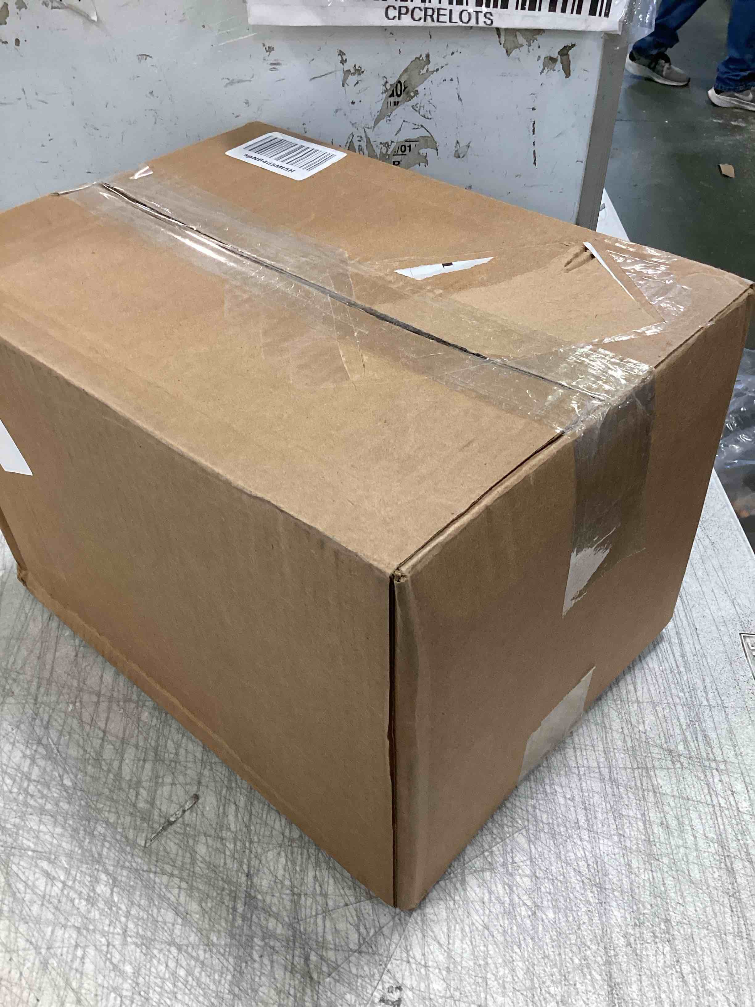 https://s3.amazonaws.com/lotting-images-prod/bidfta/RED6573036_1715365683778.jpeg