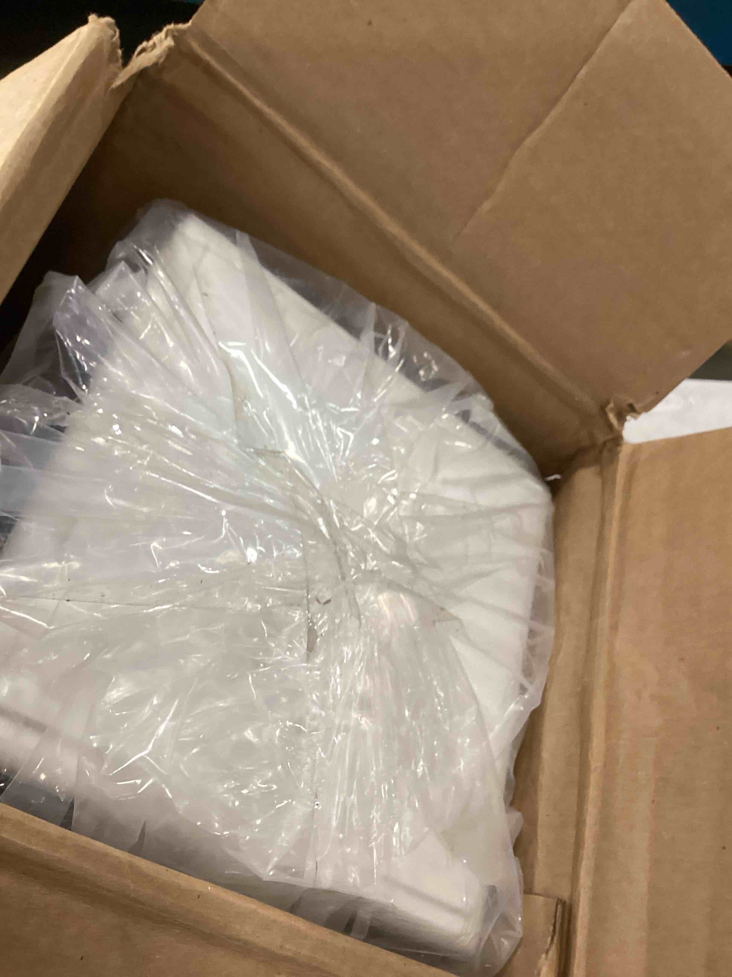 https://s3.amazonaws.com/lotting-images-prod/bidfta/RED6573228_1715599250222.jpeg