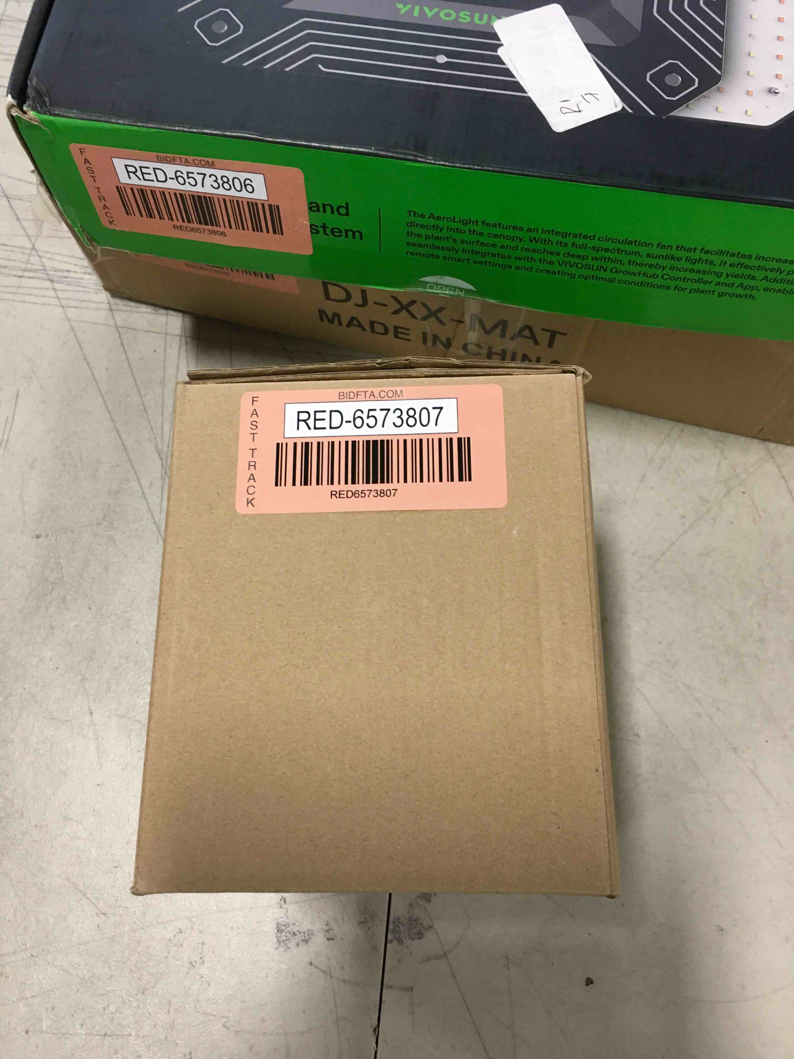 https://s3.amazonaws.com/lotting-images-prod/bidfta/RED6573807_1716553129920.jpeg