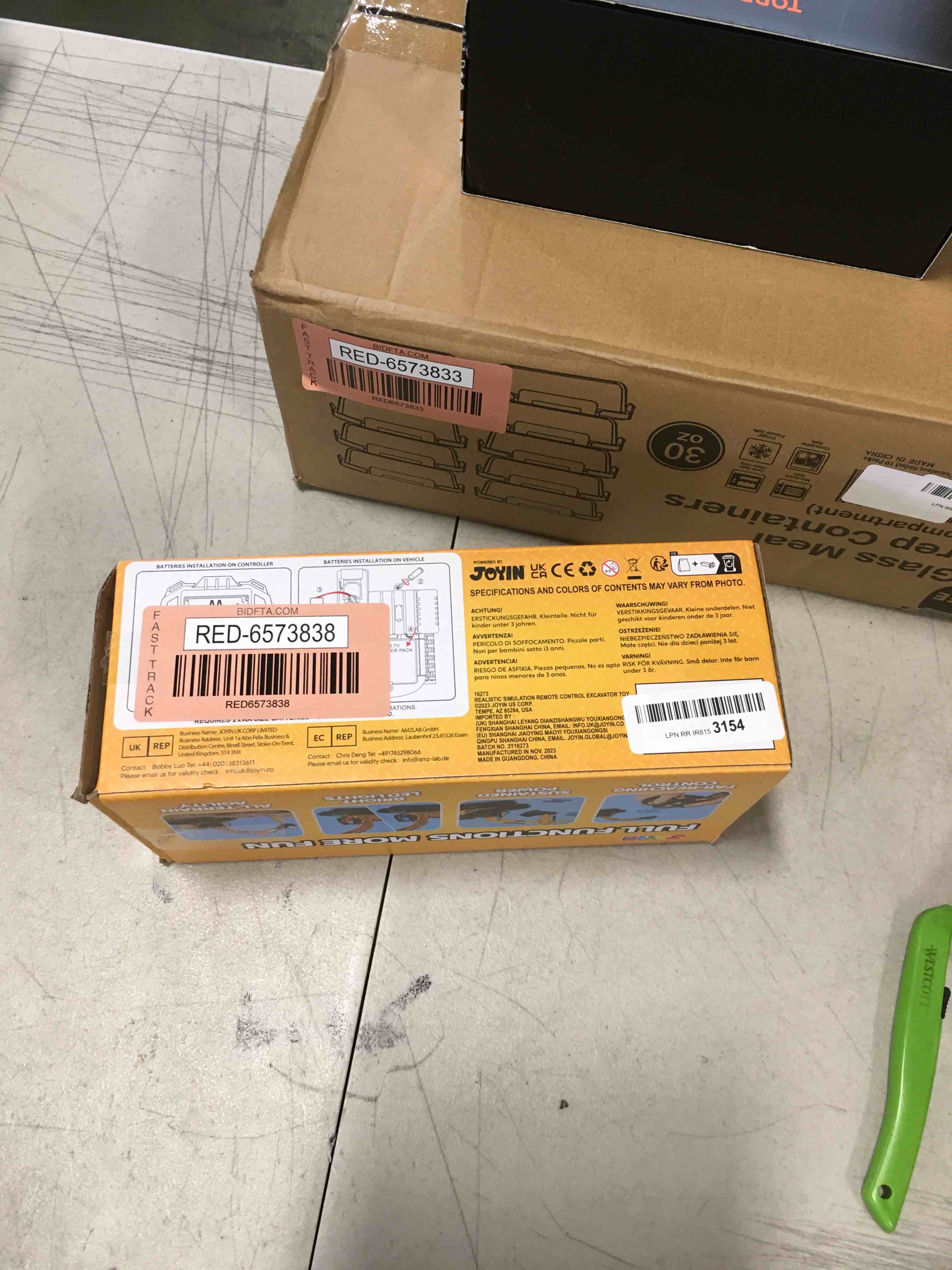 https://s3.amazonaws.com/lotting-images-prod/bidfta/RED6573838_1716555865710.jpeg