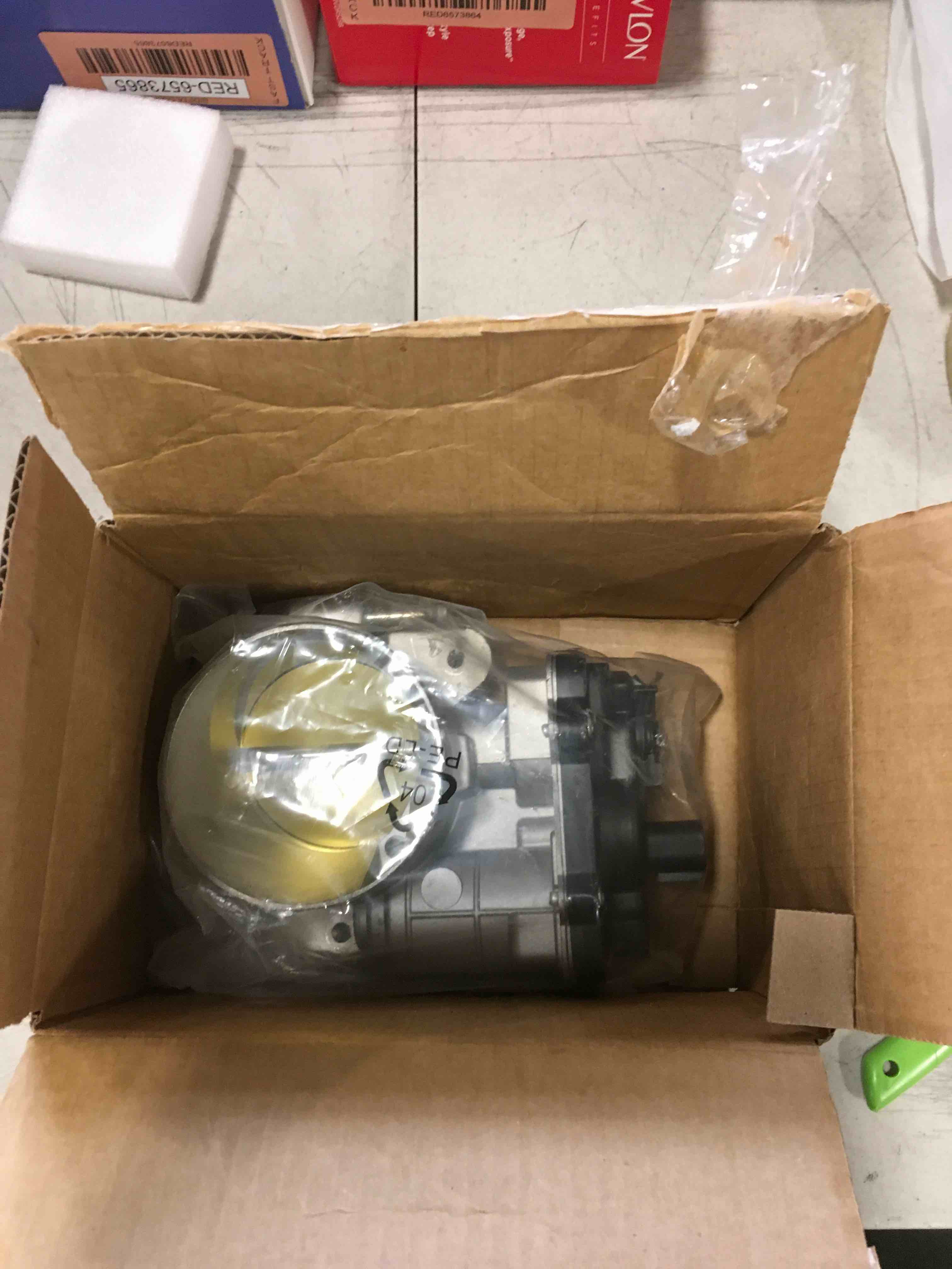 https://s3.amazonaws.com/lotting-images-prod/bidfta/RED6573870_1716558383782.jpeg