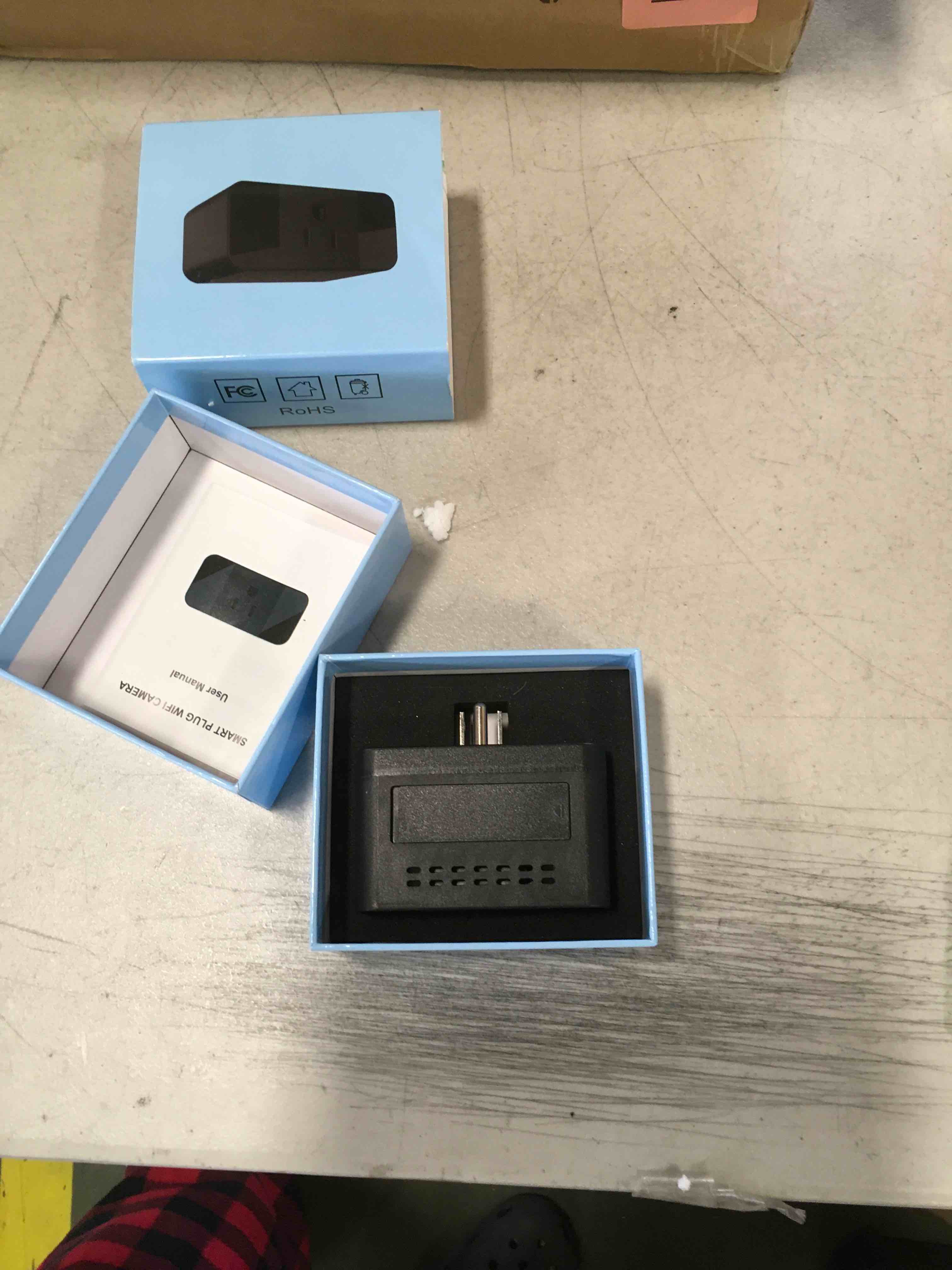 https://s3.amazonaws.com/lotting-images-prod/bidfta/RED6573895_1716561536781.jpeg