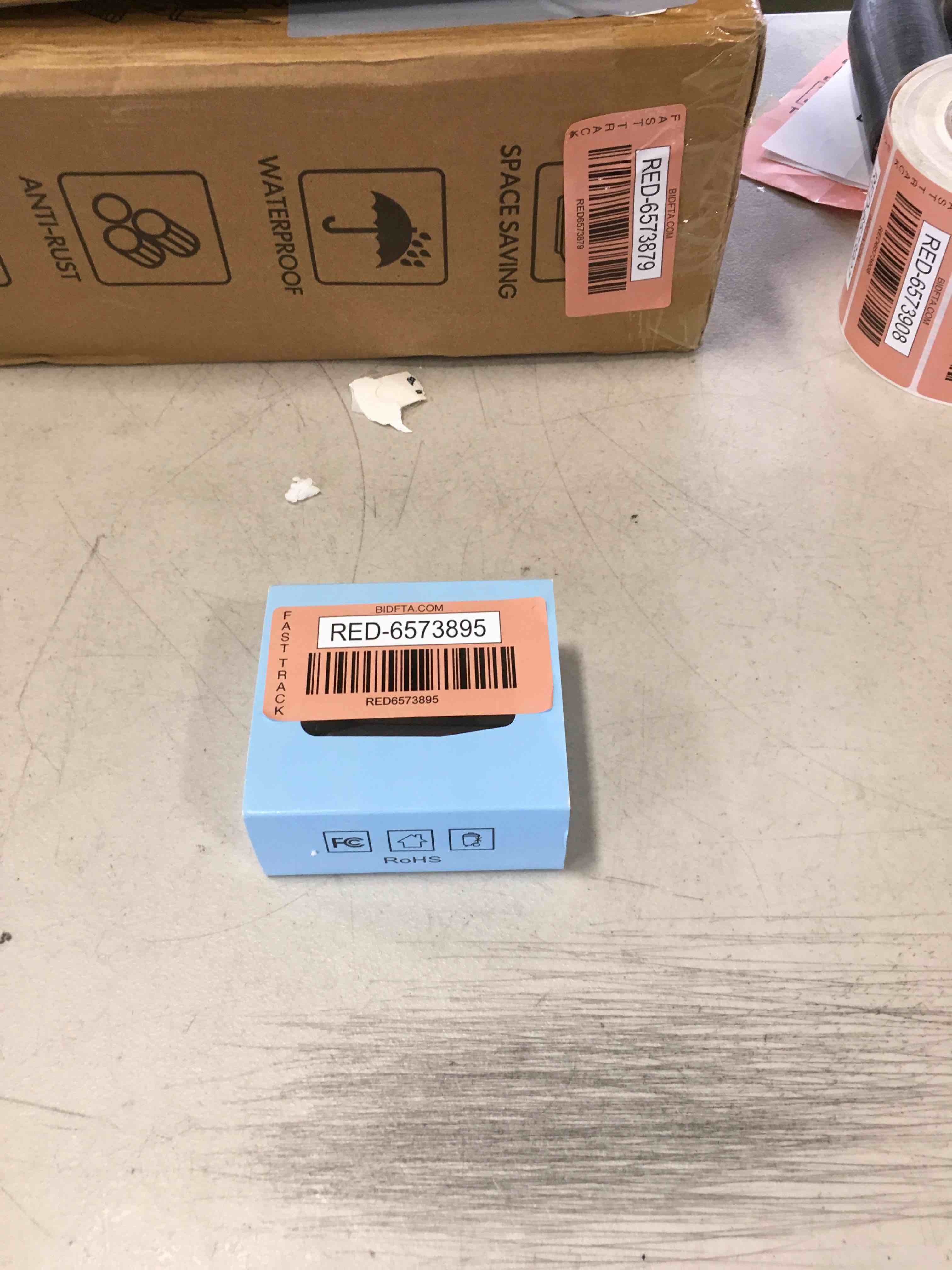 https://s3.amazonaws.com/lotting-images-prod/bidfta/RED6573895_1716561557393.jpeg