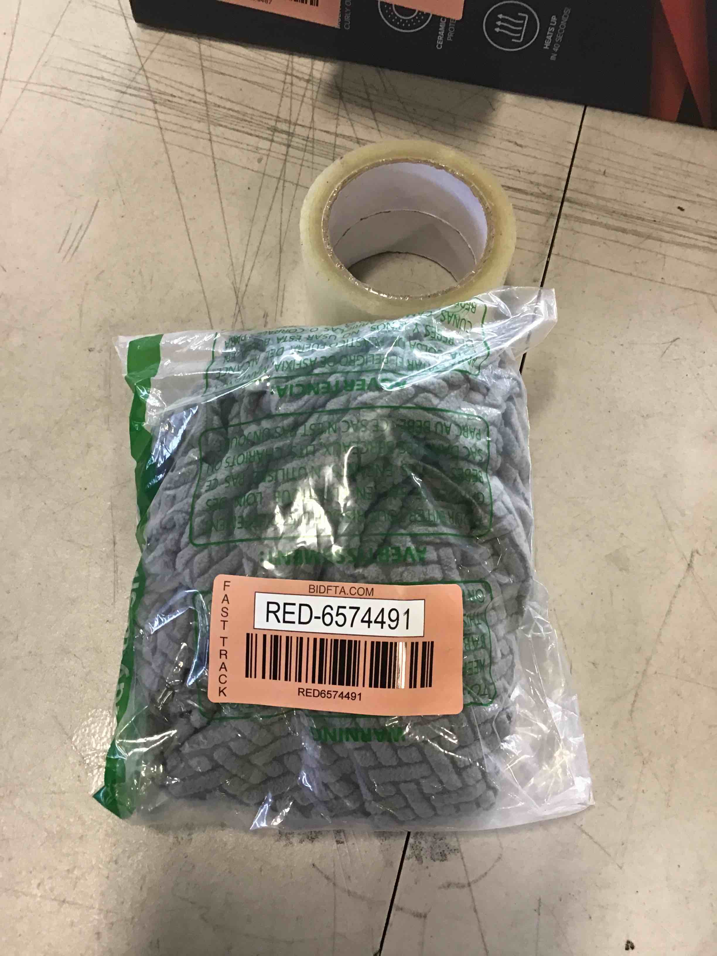 https://s3.amazonaws.com/lotting-images-prod/bidfta/RED6574491_1717080115667.jpeg
