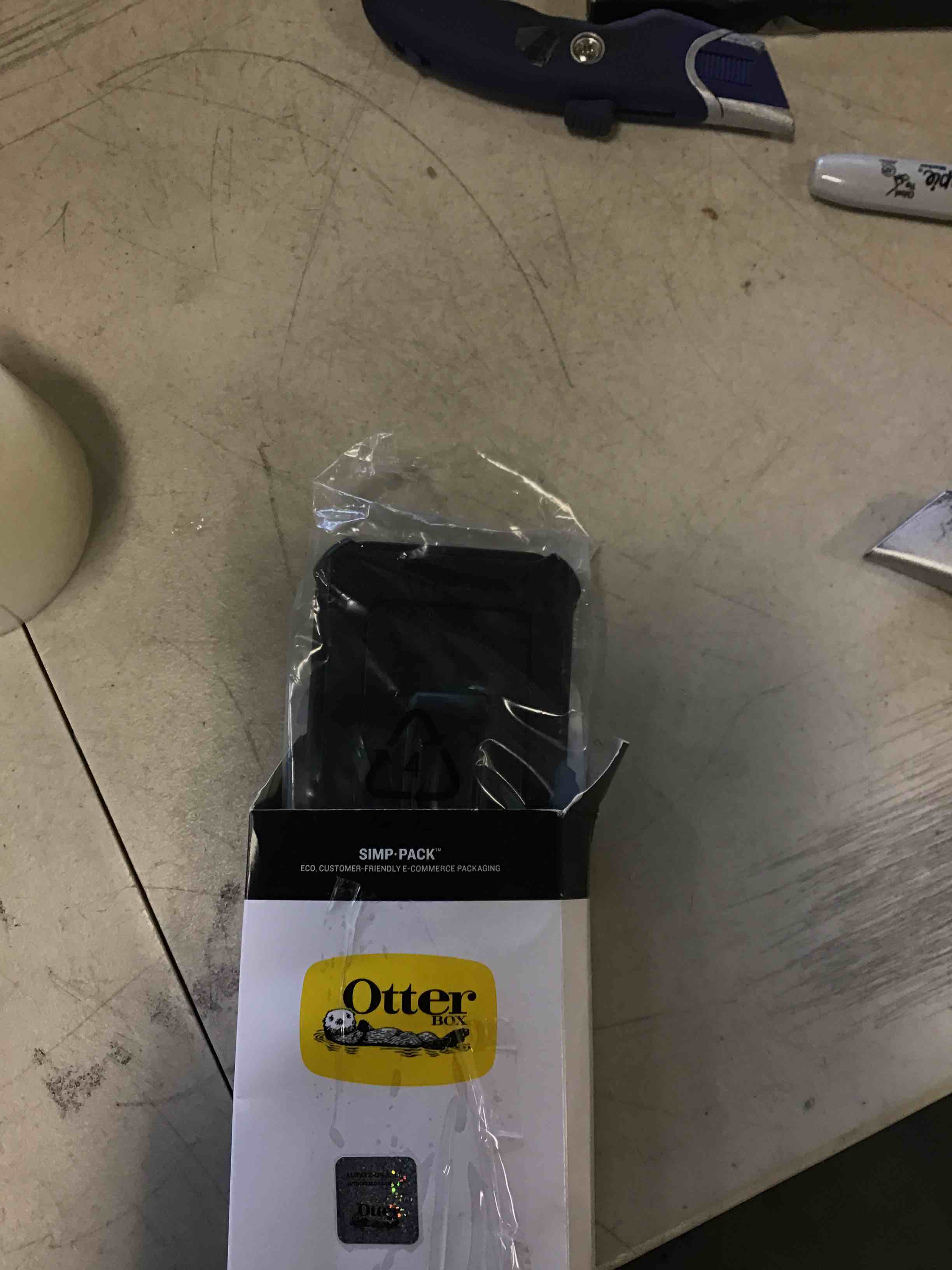 https://s3.amazonaws.com/lotting-images-prod/bidfta/RED6574500_1717081410556.jpeg