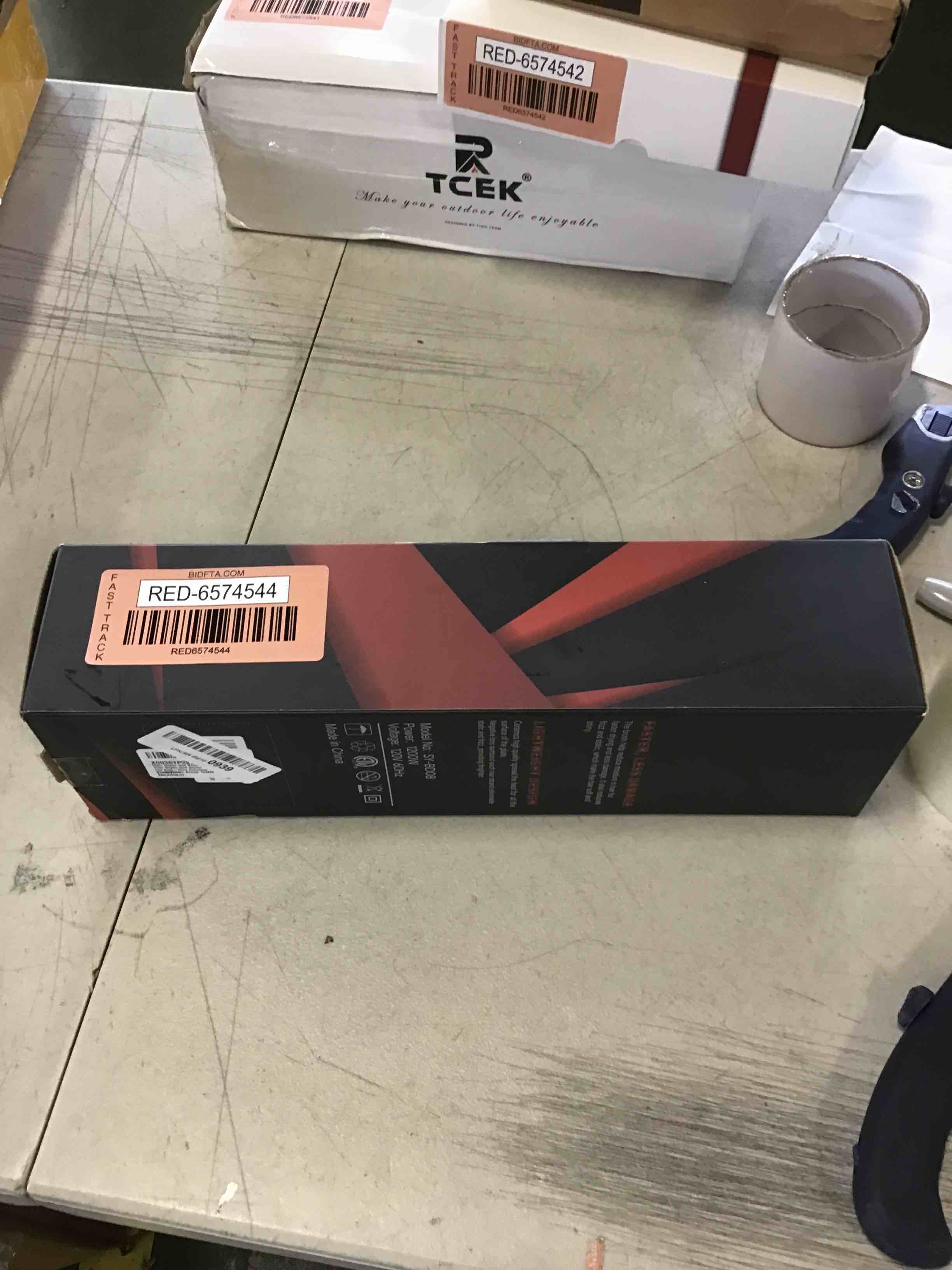 https://s3.amazonaws.com/lotting-images-prod/bidfta/RED6574544_1717087151676.jpeg