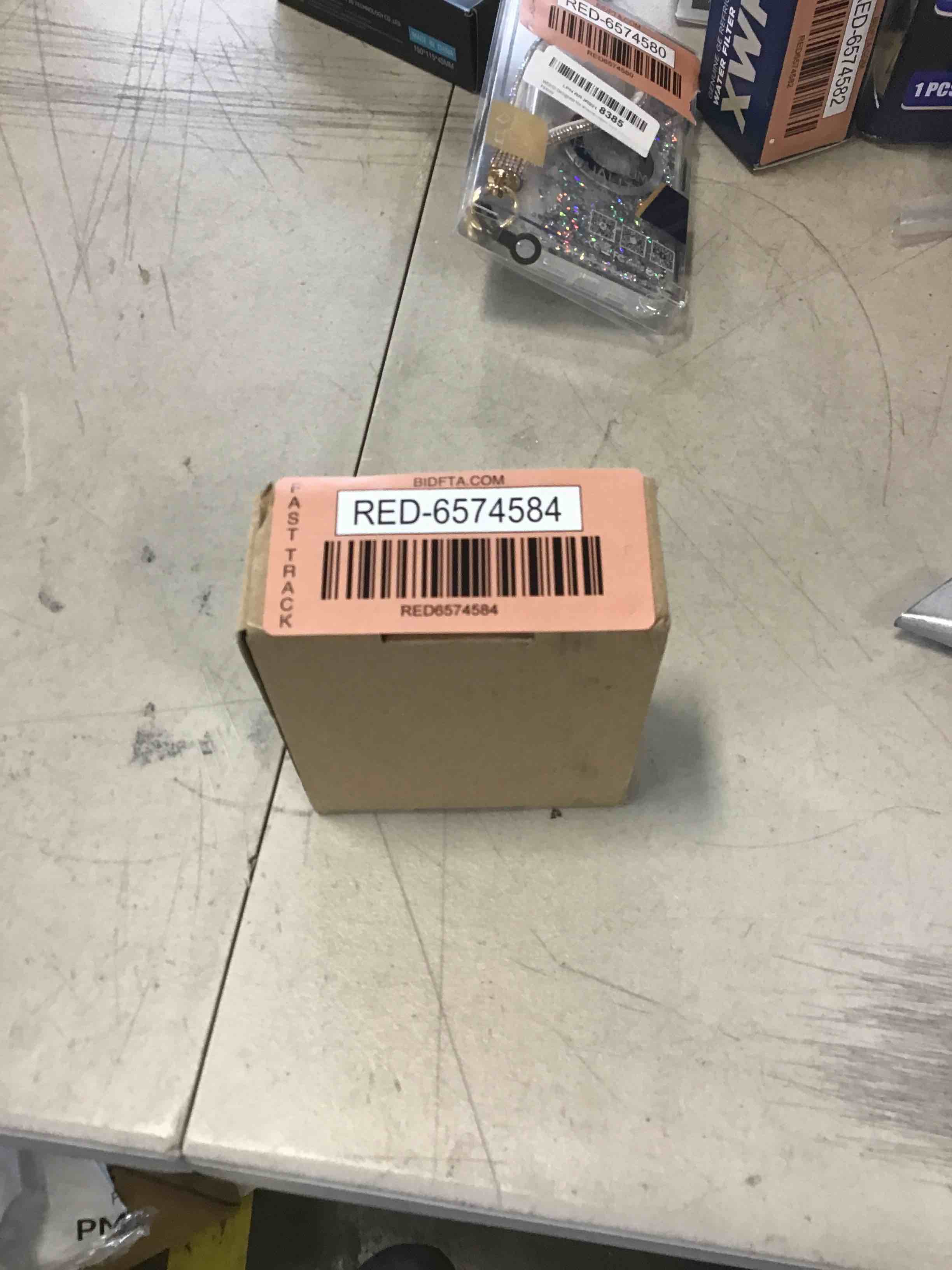 https://s3.amazonaws.com/lotting-images-prod/bidfta/RED6574584_1717090854803.jpeg