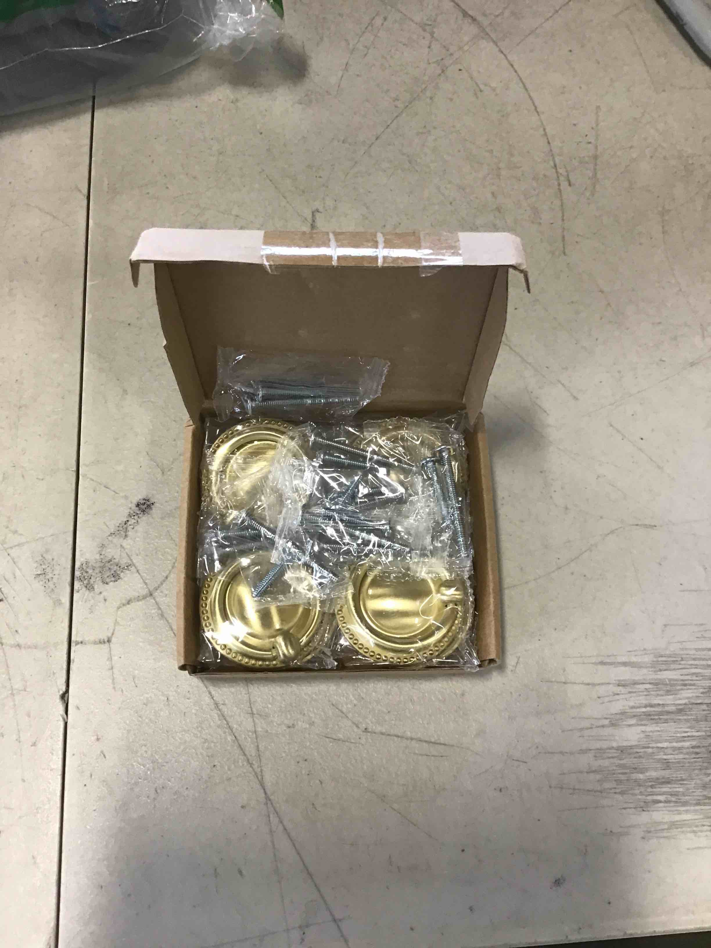https://s3.amazonaws.com/lotting-images-prod/bidfta/RED6574636_1717095473722.jpeg