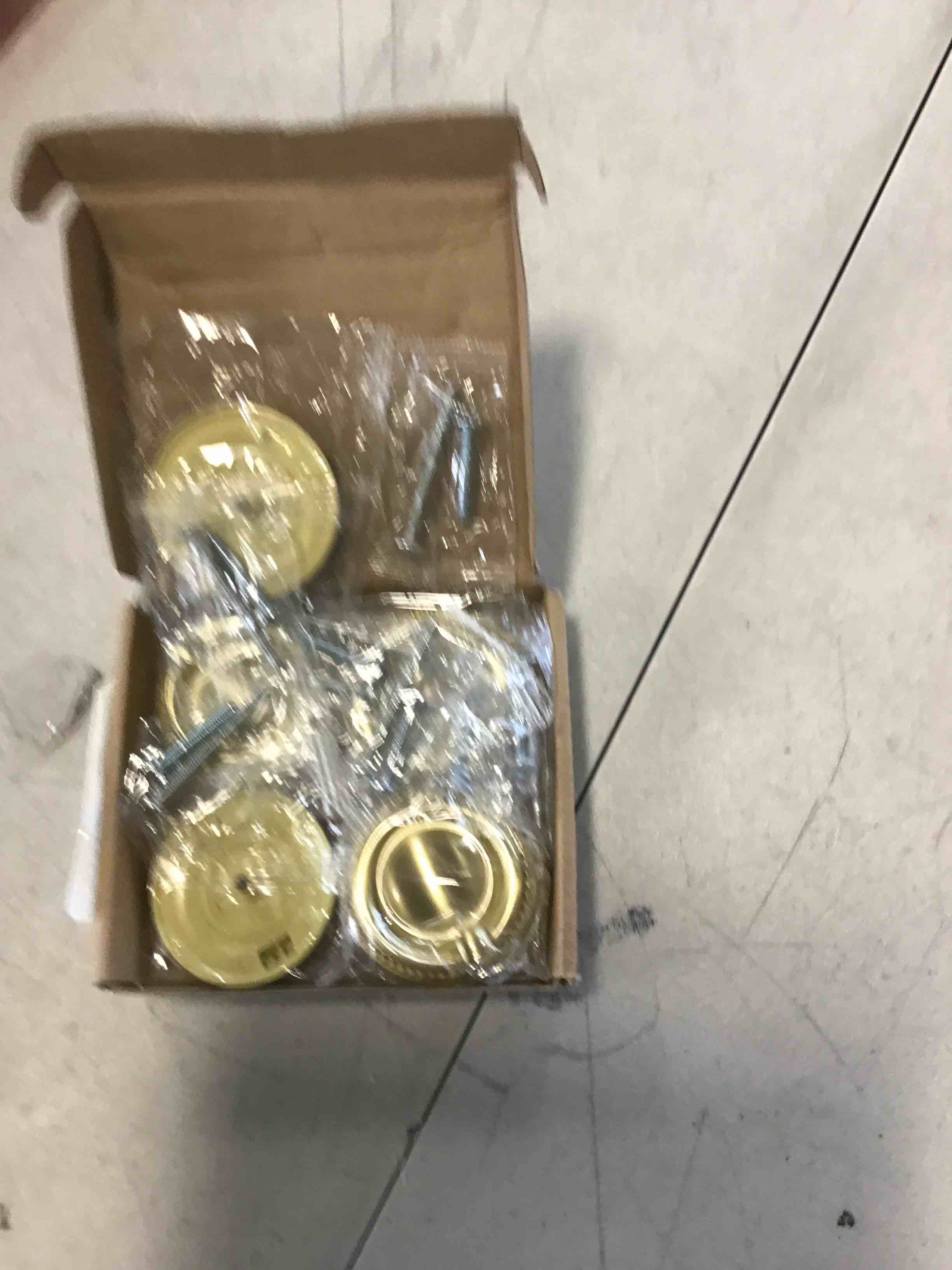 https://s3.amazonaws.com/lotting-images-prod/bidfta/RED6574647_1717096091276.jpeg